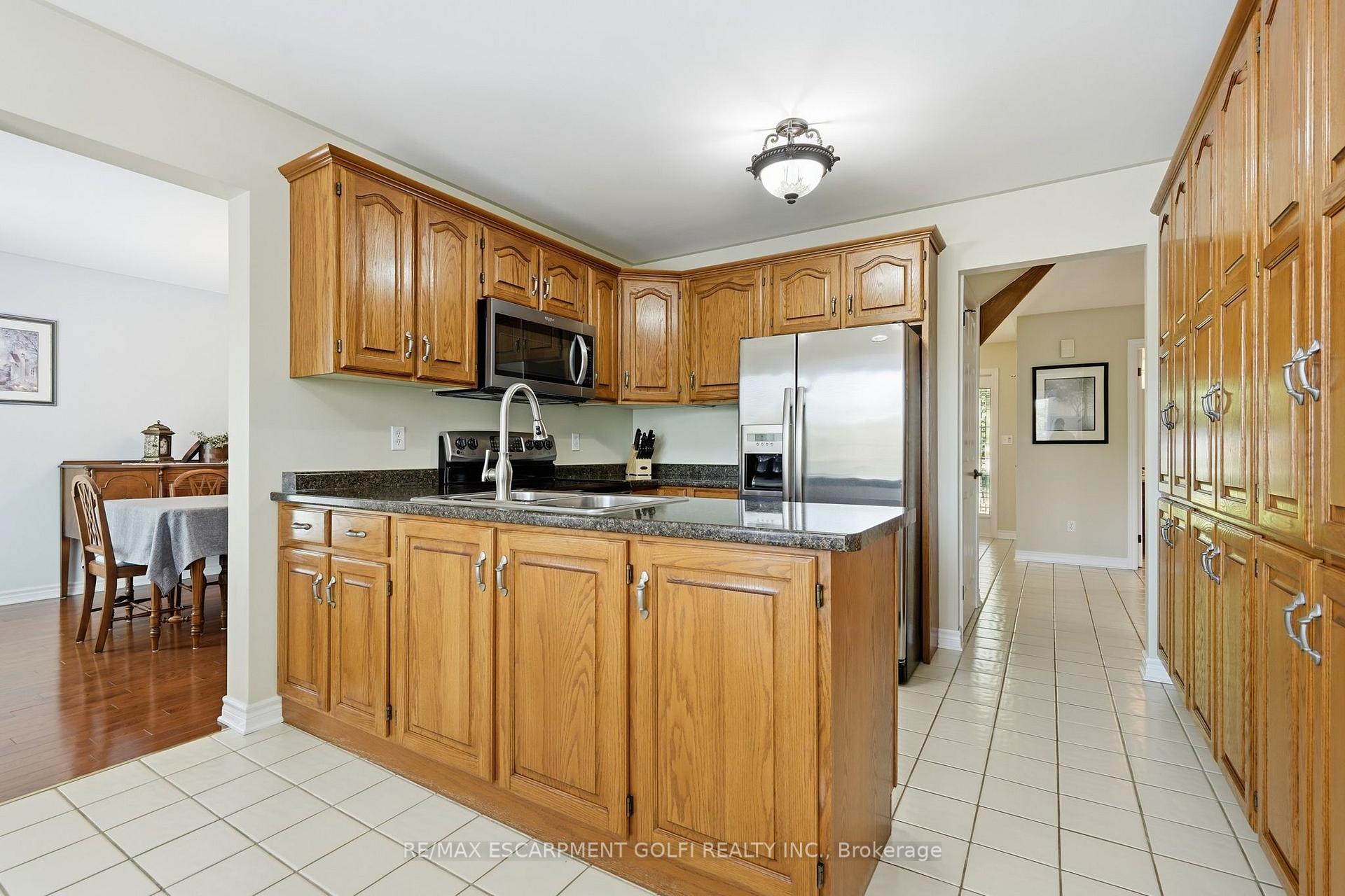 Photo 44 of 12 Harvest Oak Drive, Welland, Niagara College — HOMEH