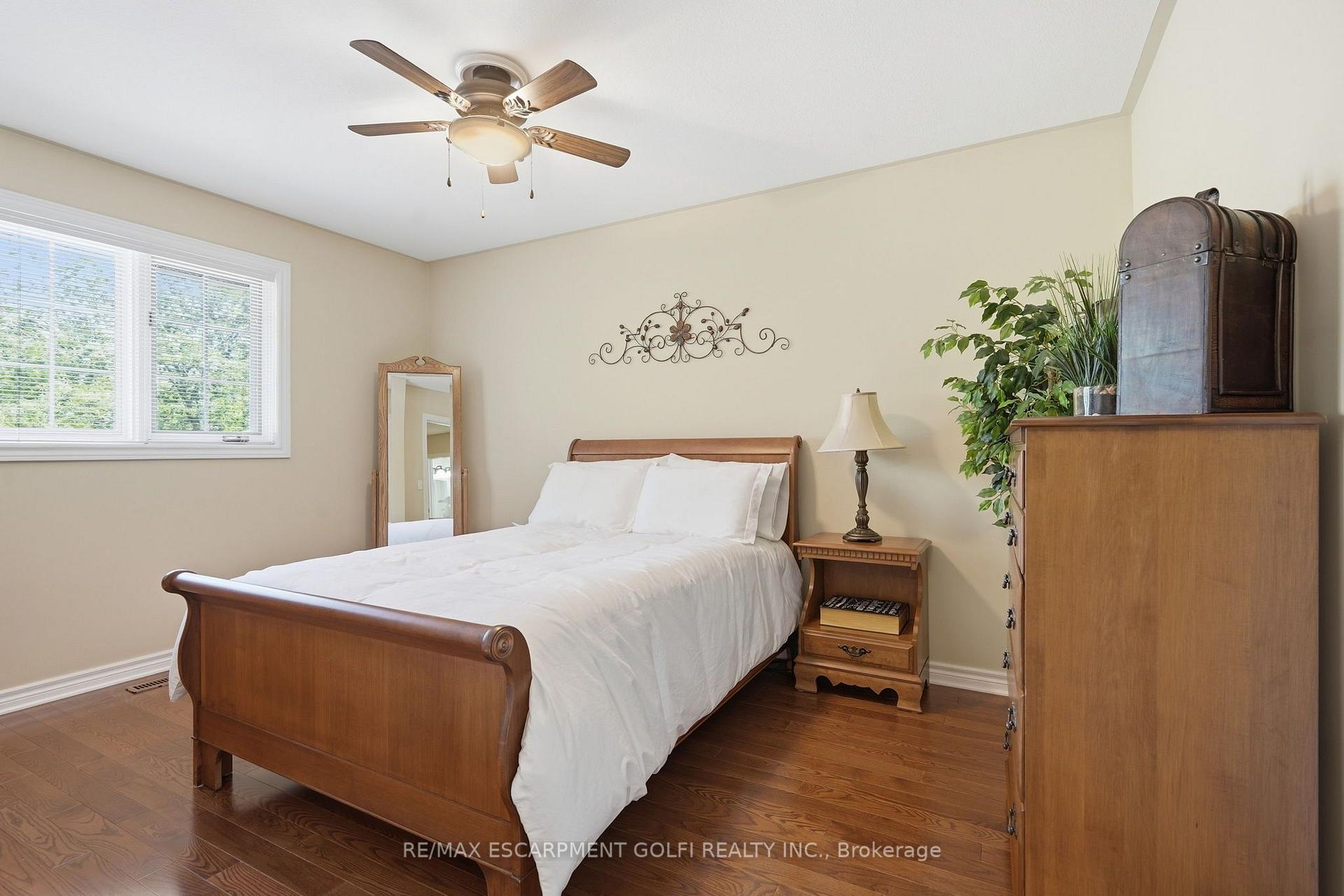 Photo 73 of 12 Harvest Oak Drive, Welland, Niagara College — HOMEH