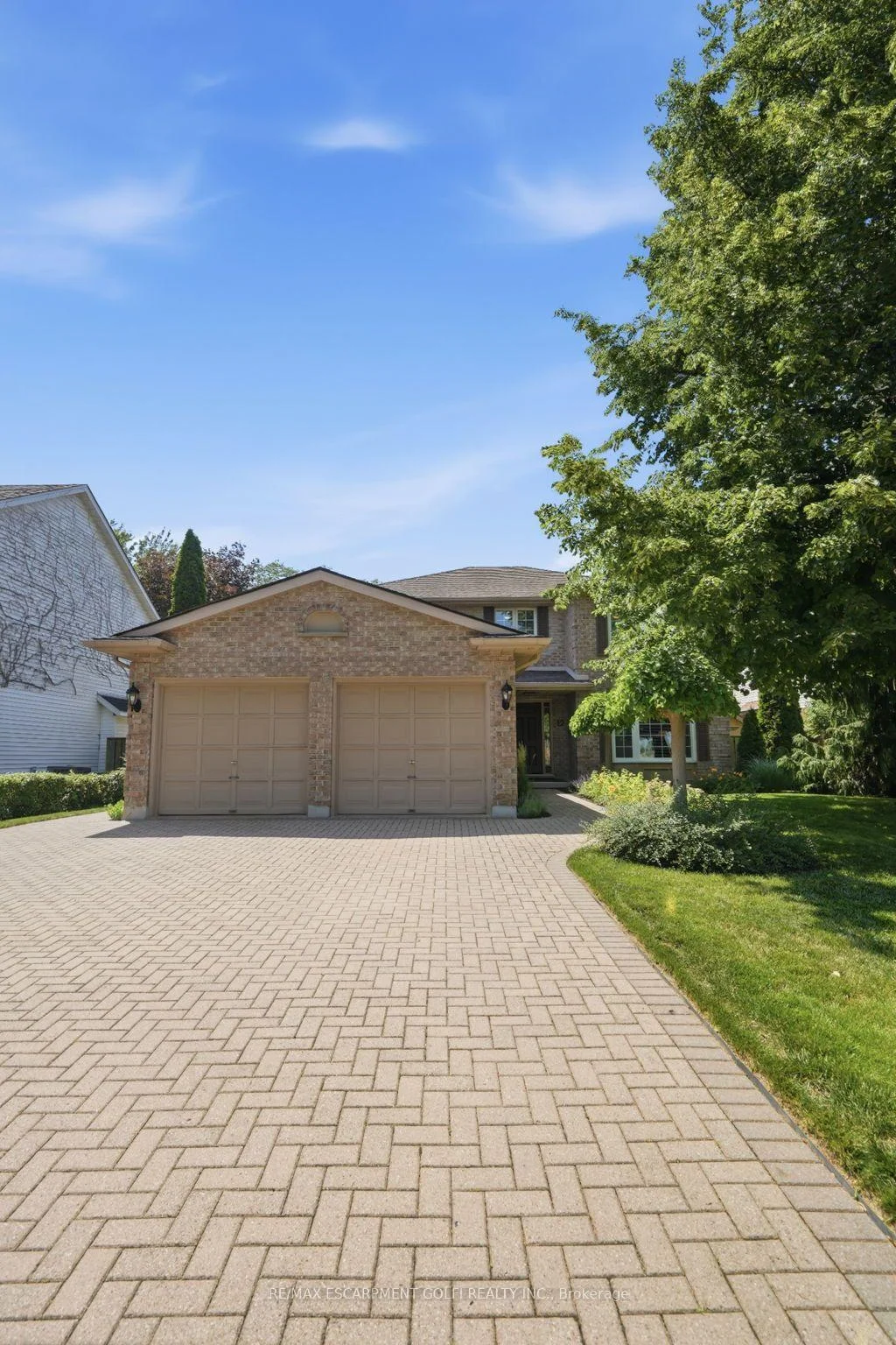 Photo 4 of 12 Harvest Oak Drive, Welland, Niagara College — HOMEH