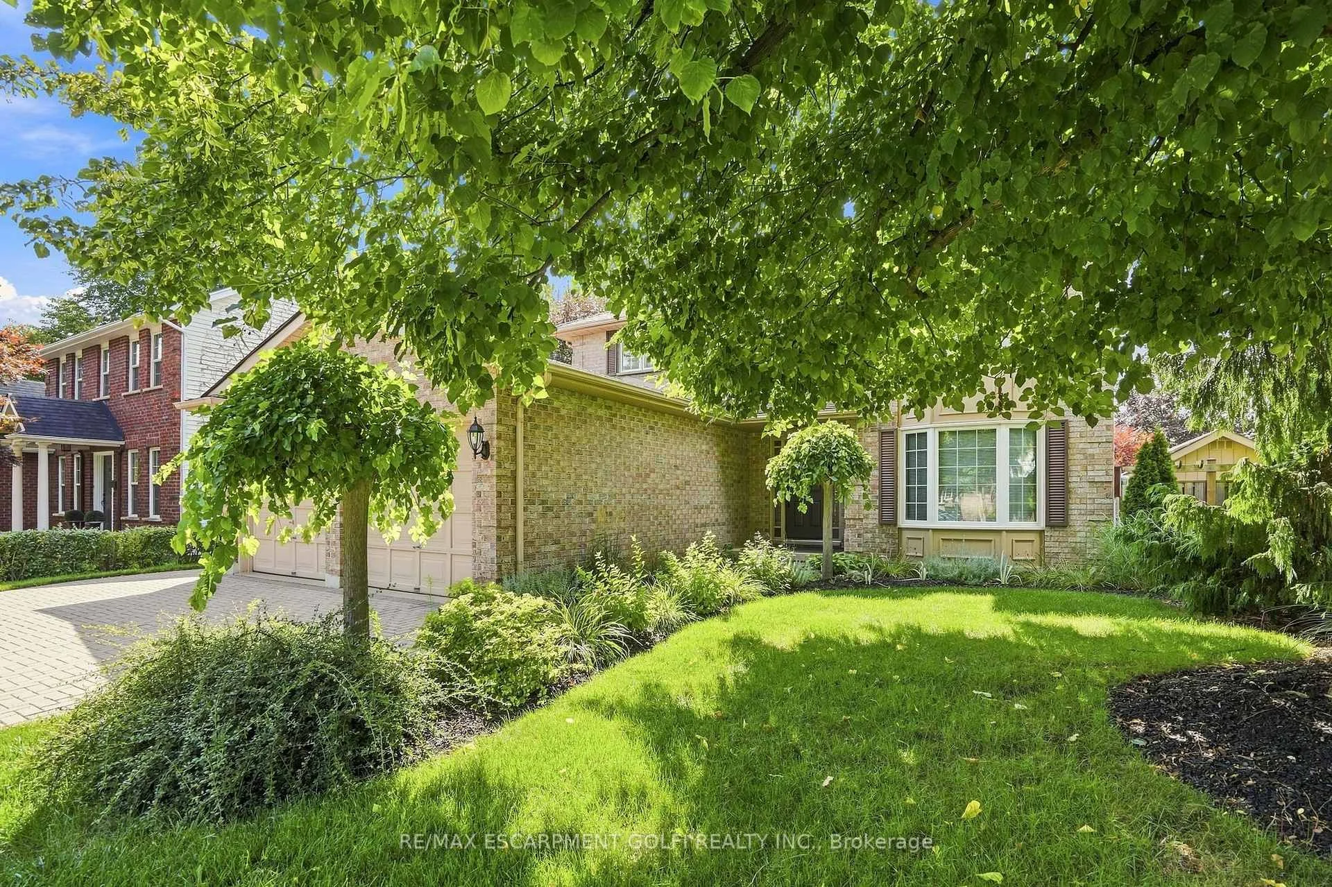 Photo 8 of 12 Harvest Oak Drive, Welland, Niagara College — HOMEH