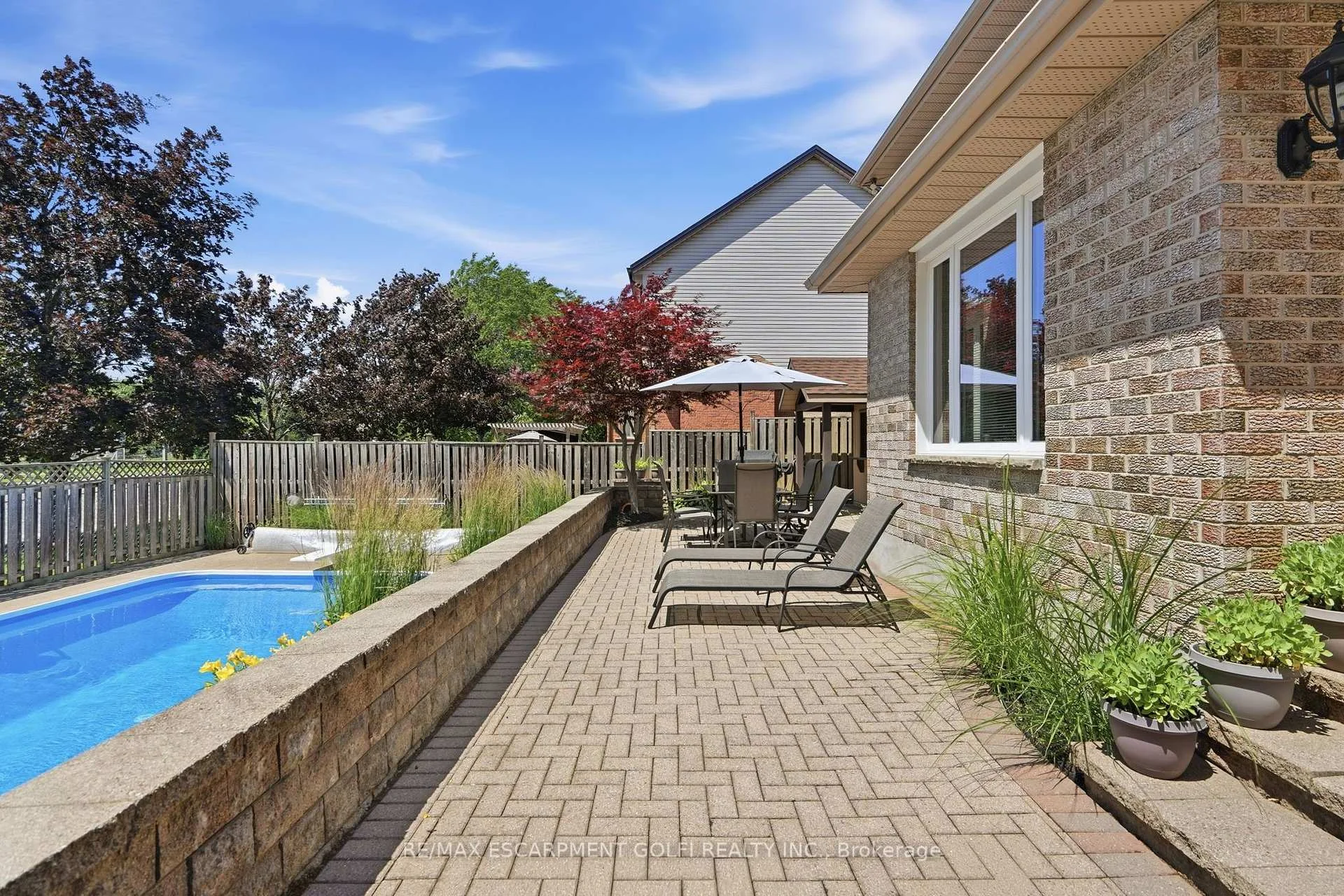 Photo 18 of 12 Harvest Oak Drive, Welland, Niagara College — HOMEH