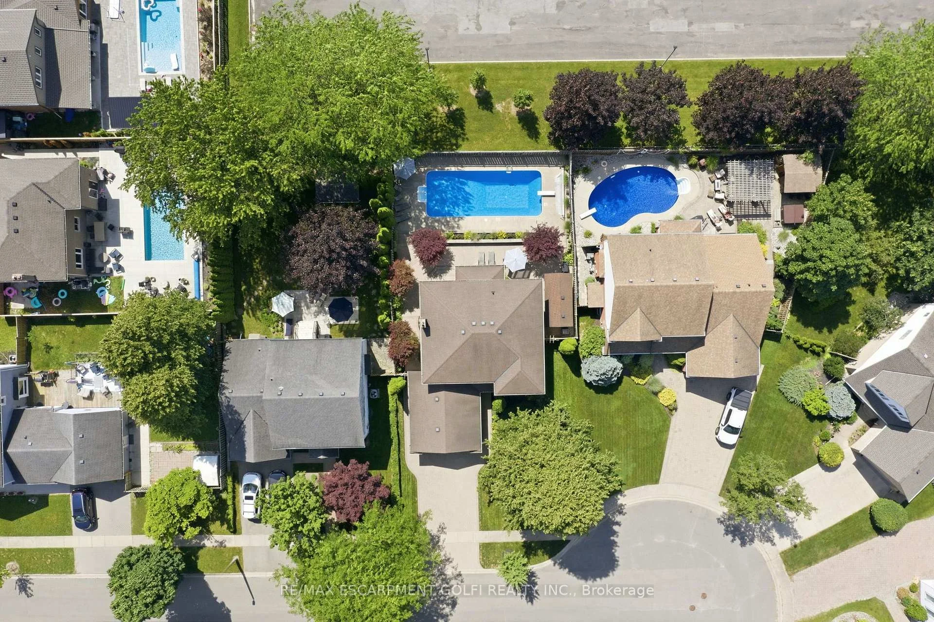 Photo 36 of 12 Harvest Oak Drive, Welland, Niagara College — HOMEH