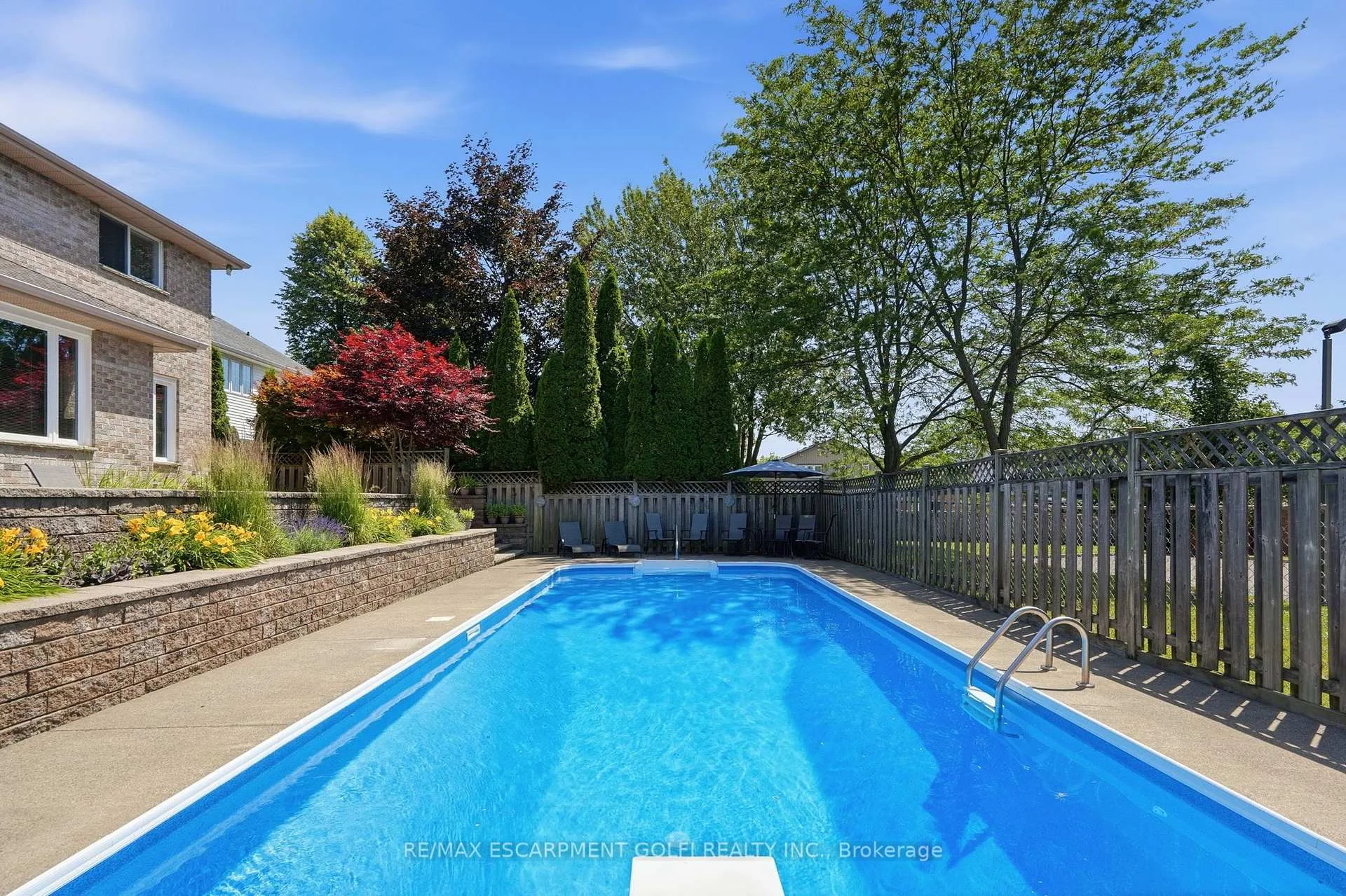 Photo 45 of 12 Harvest Oak Drive, Welland, Niagara College — HOMEH