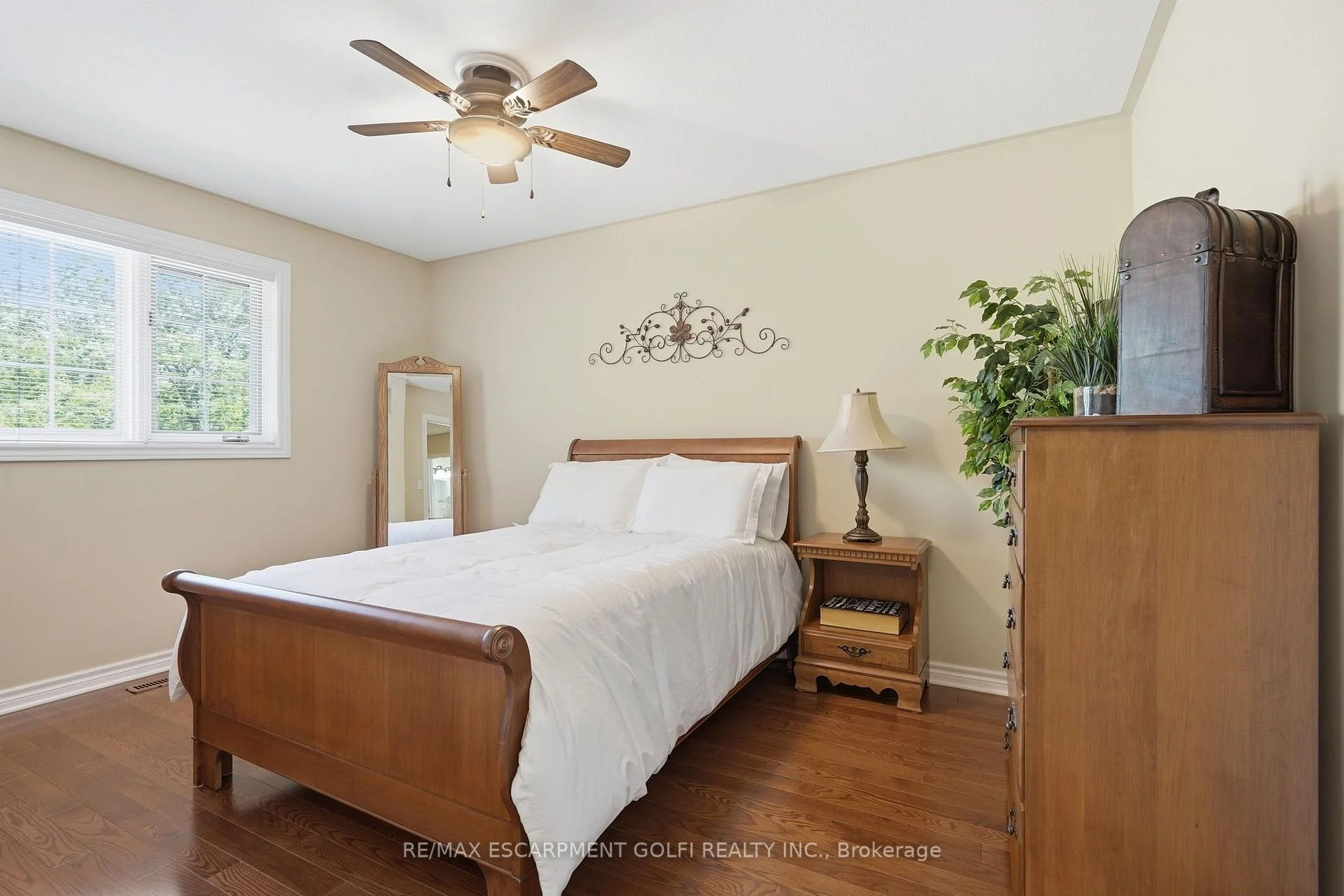 Photo 47 of 12 Harvest Oak Drive, Welland, Niagara College — HOMEH