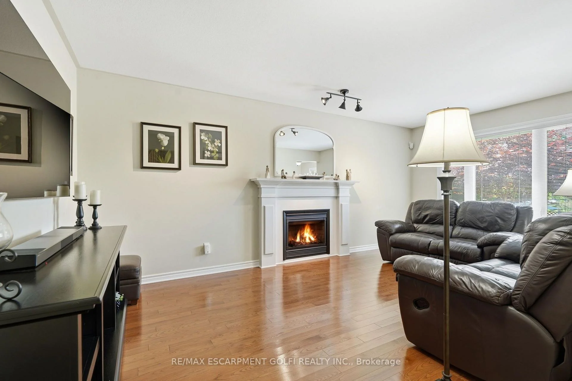 Photo 58 of 12 Harvest Oak Drive, Welland, Niagara College — HOMEH