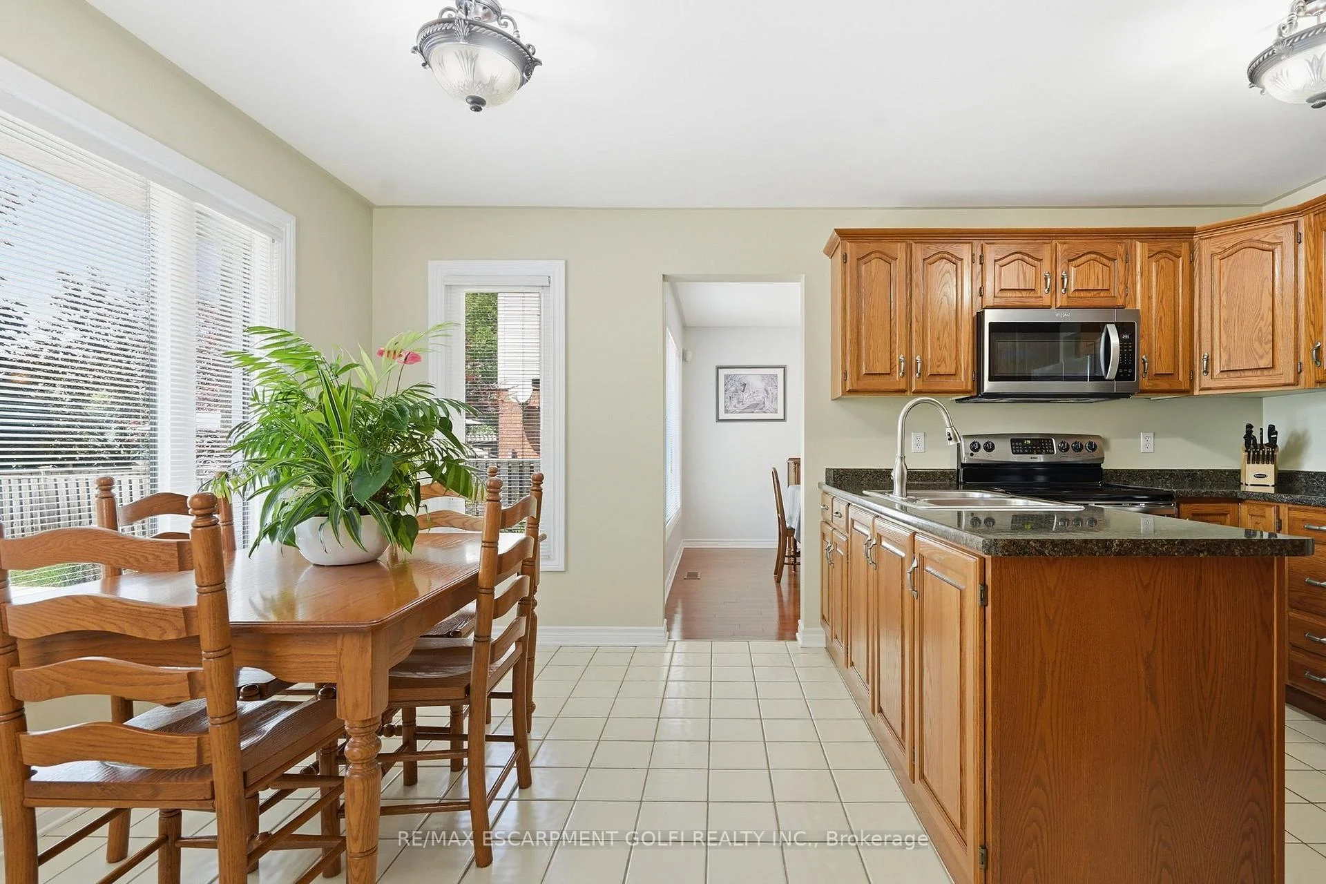 Photo 76 of 12 Harvest Oak Drive, Welland, Niagara College — HOMEH