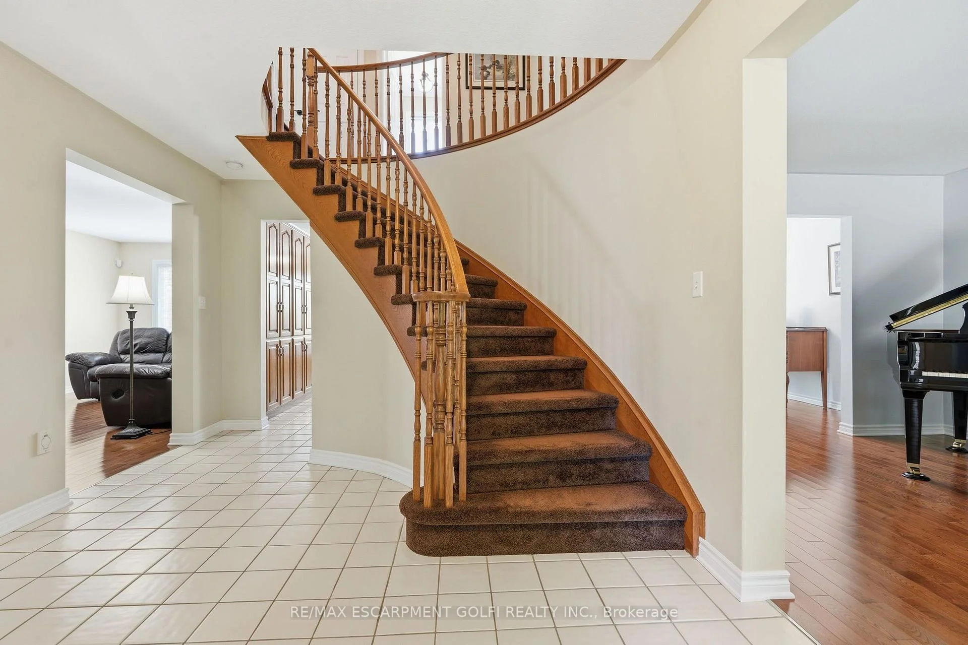 Photo 88 of 12 Harvest Oak Drive, Welland, Niagara College — HOMEH