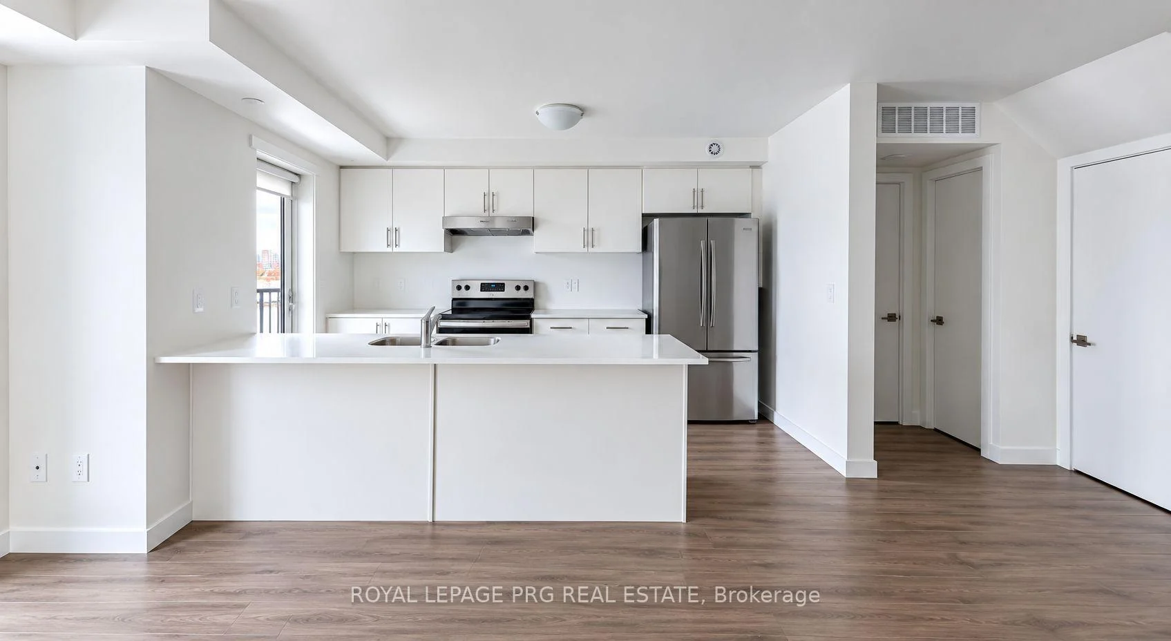Photo 3 of Unit 16, 25 Romilly Avenue, Brampton, Northwest Brampton — HOMEH