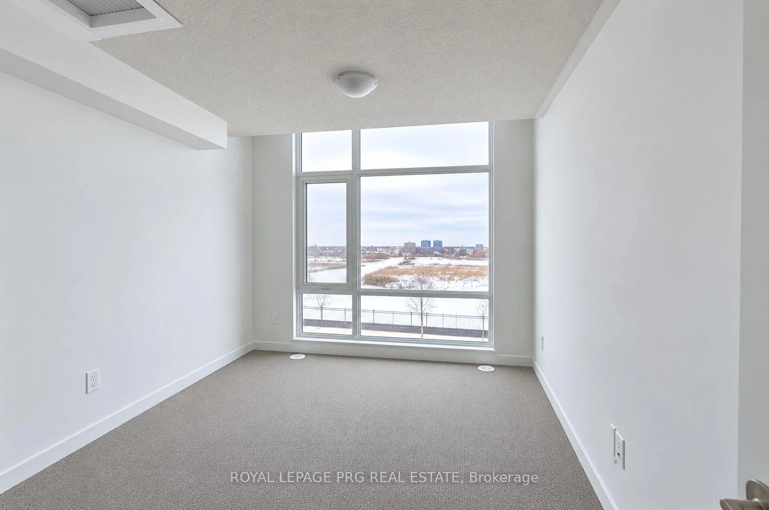 Photo 6 of Unit 16, 25 Romilly Avenue, Brampton, Northwest Brampton — HOMEH