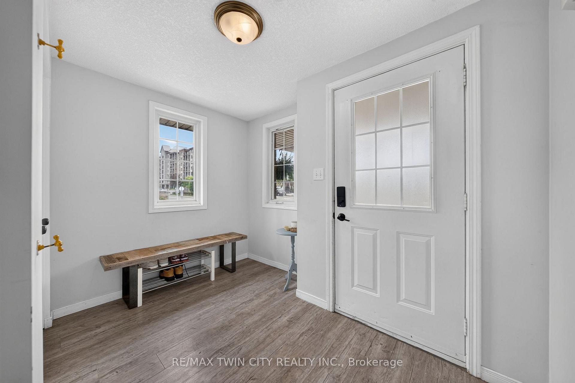 Photo 4 of 600 White Cedar Avenue, Waterloo, Erbsville/Laurelwood — HOMEH