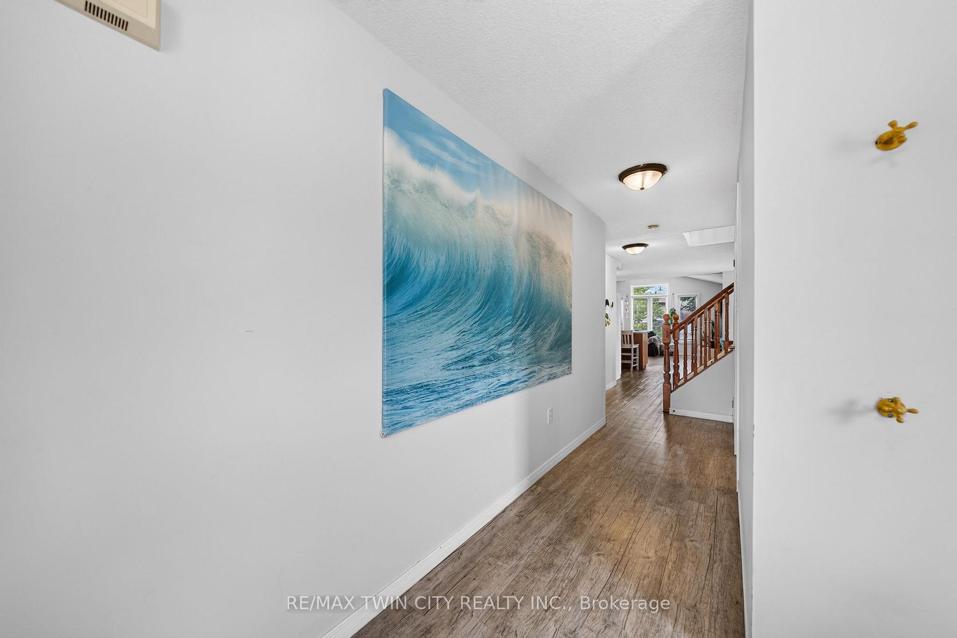Photo 5 of 600 White Cedar Avenue, Waterloo, Erbsville/Laurelwood — HOMEH