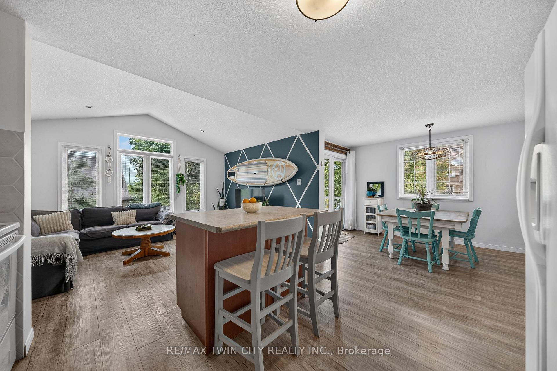 Photo 14 of 600 White Cedar Avenue, Waterloo, Erbsville/Laurelwood — HOMEH