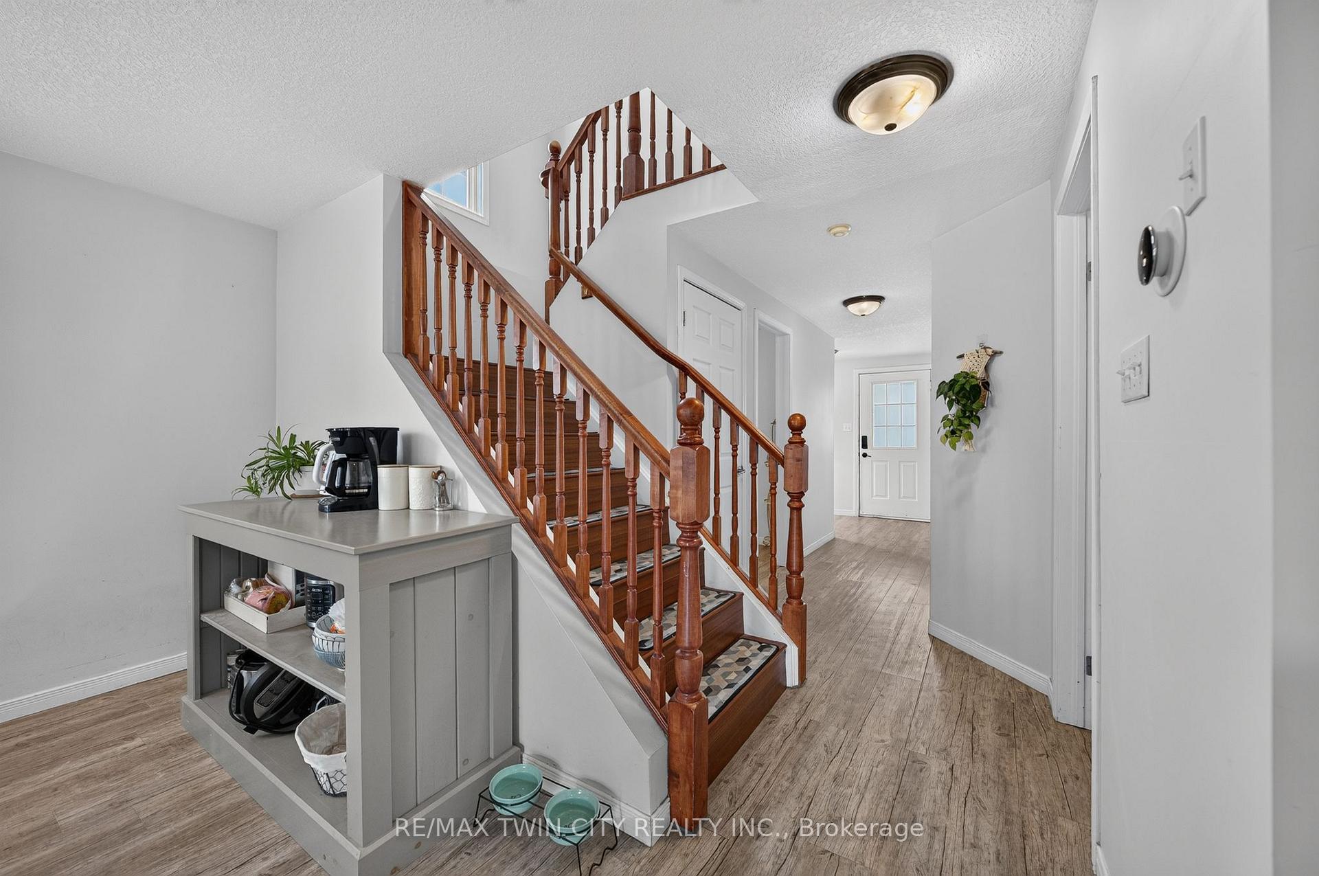 Photo 20 of 600 White Cedar Avenue, Waterloo, Erbsville/Laurelwood — HOMEH