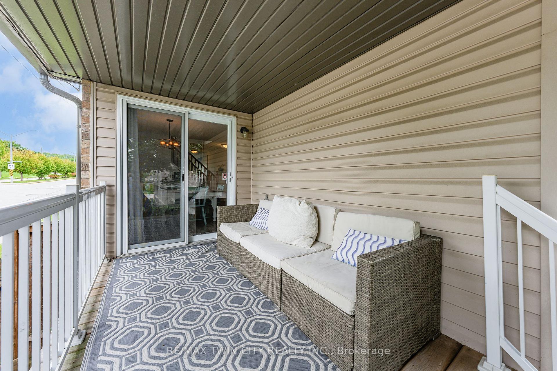Photo 33 of 600 White Cedar Avenue, Waterloo, Erbsville/Laurelwood — HOMEH