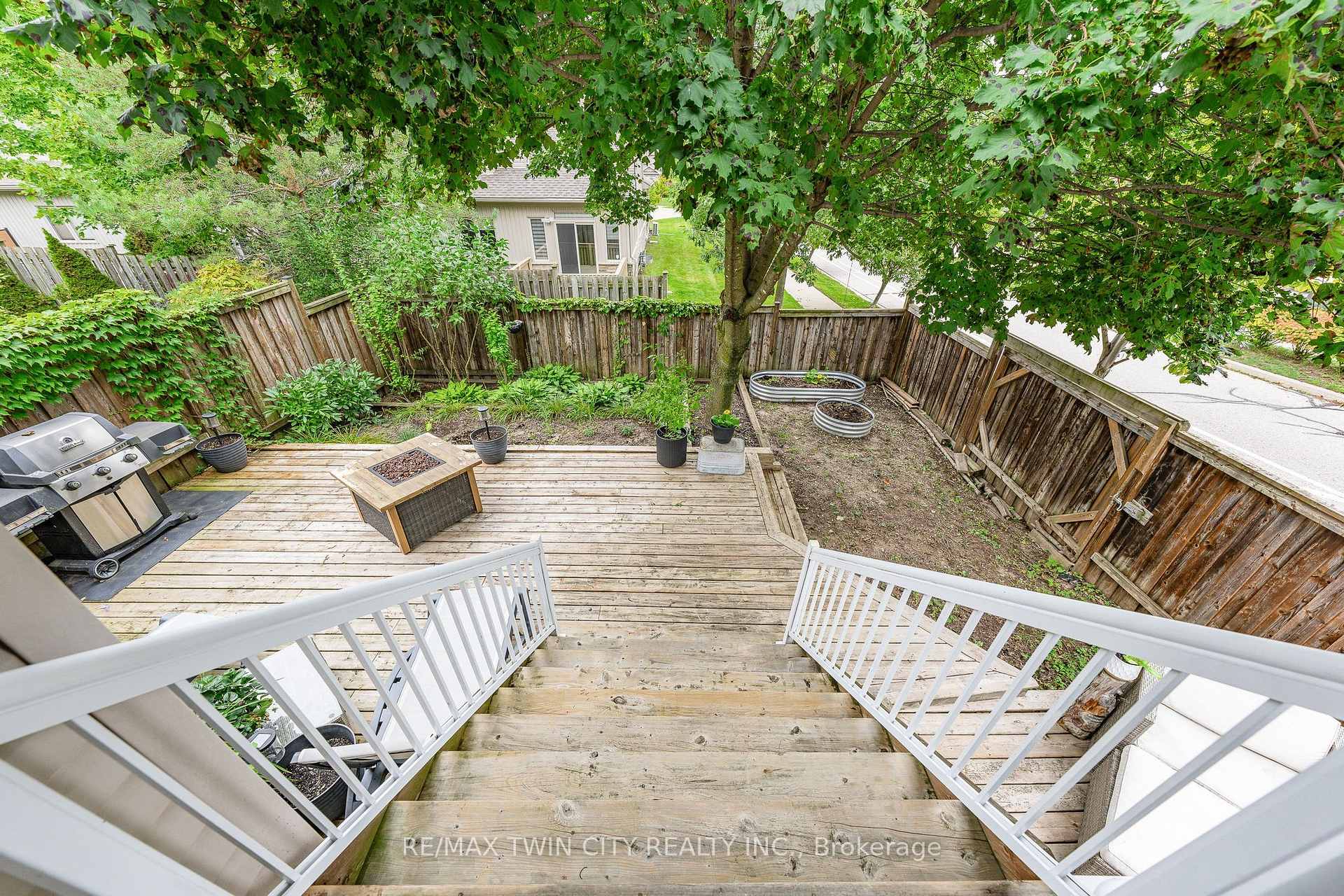 Photo 34 of 600 White Cedar Avenue, Waterloo, Erbsville/Laurelwood — HOMEH