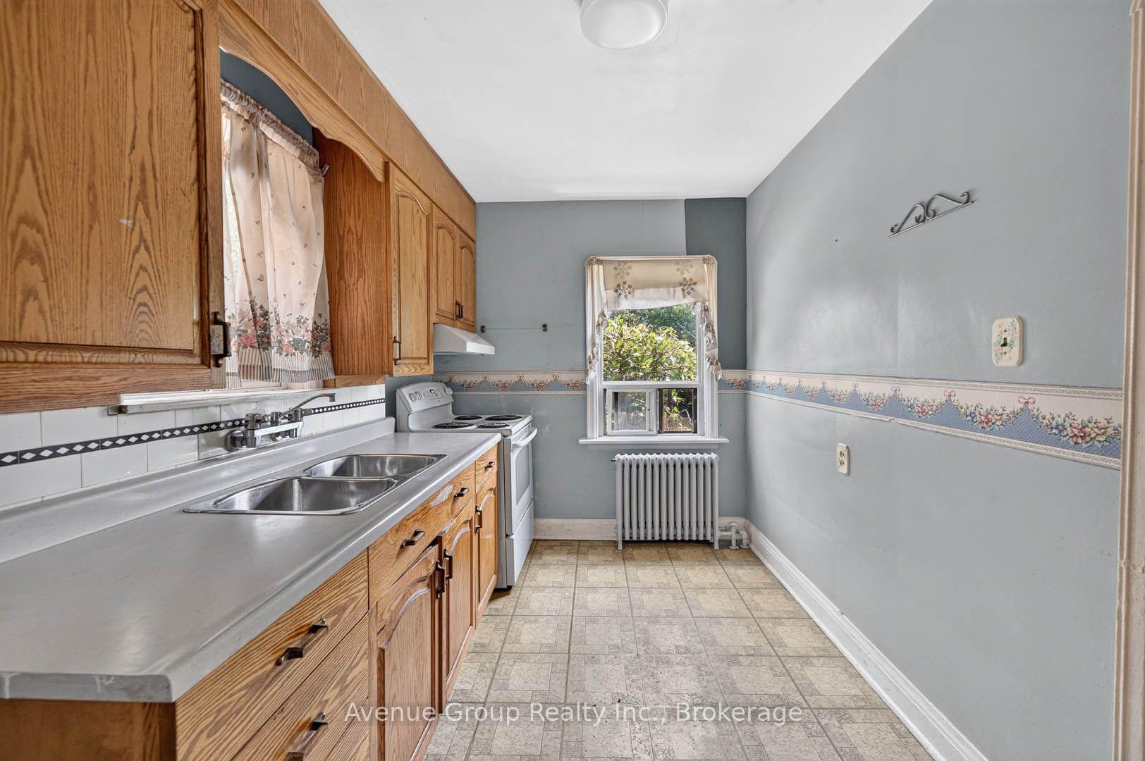 Photo 15 of 1 Warland Avenue, Toronto, East York — HOMEH