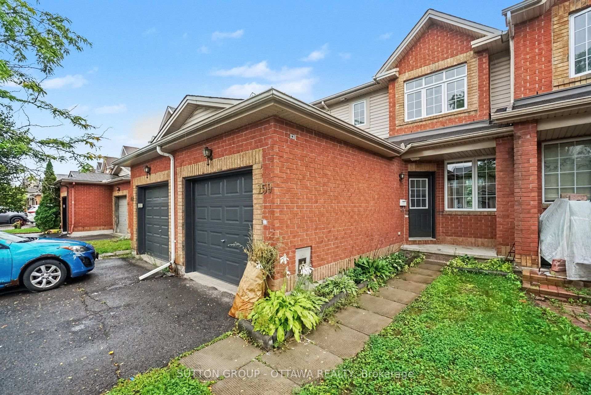 Photo 2 of 159 Colliston Crescent, Ottawa, Ridgemont — HOMEH