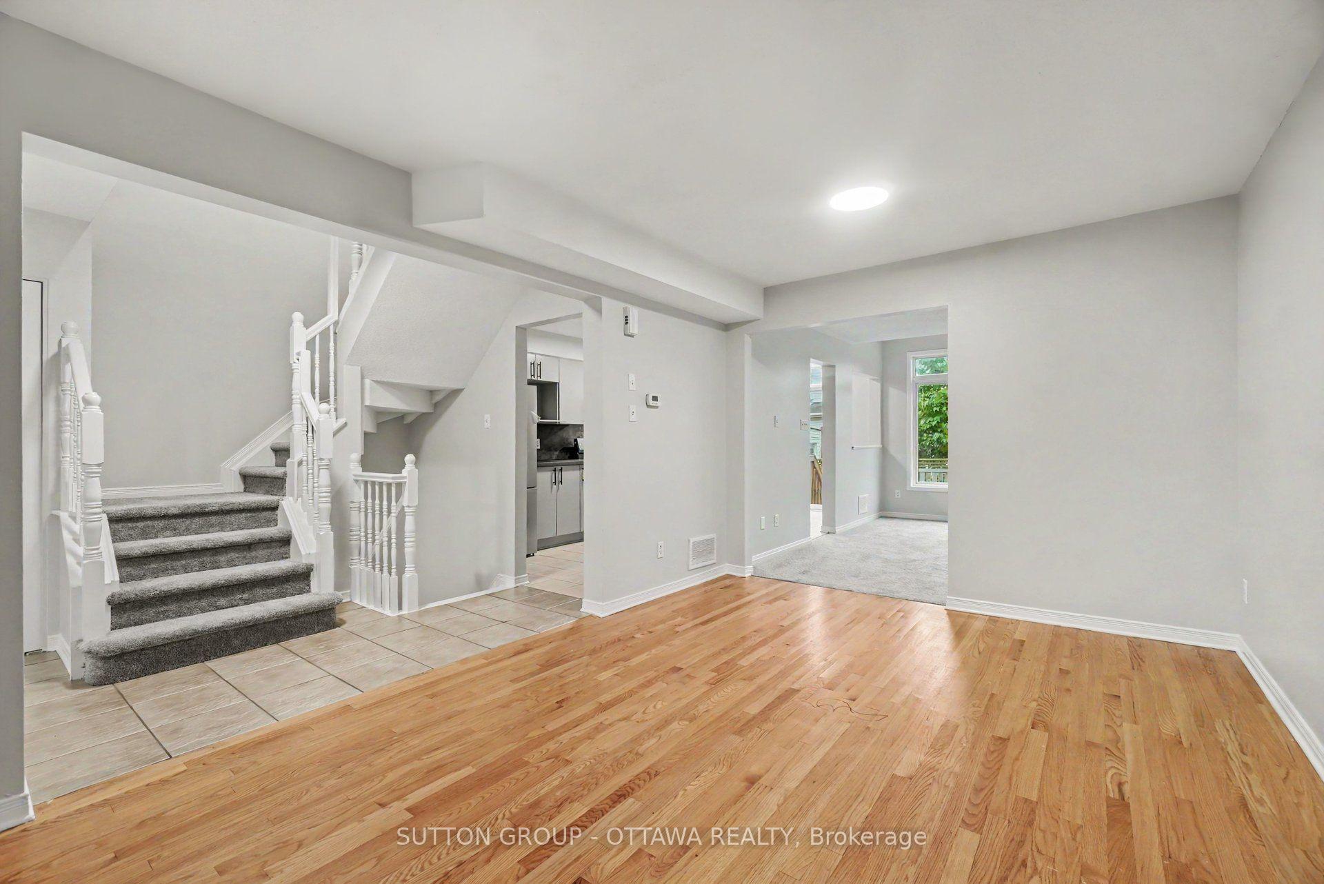 Photo 6 of 159 Colliston Crescent, Ottawa, Ridgemont — HOMEH