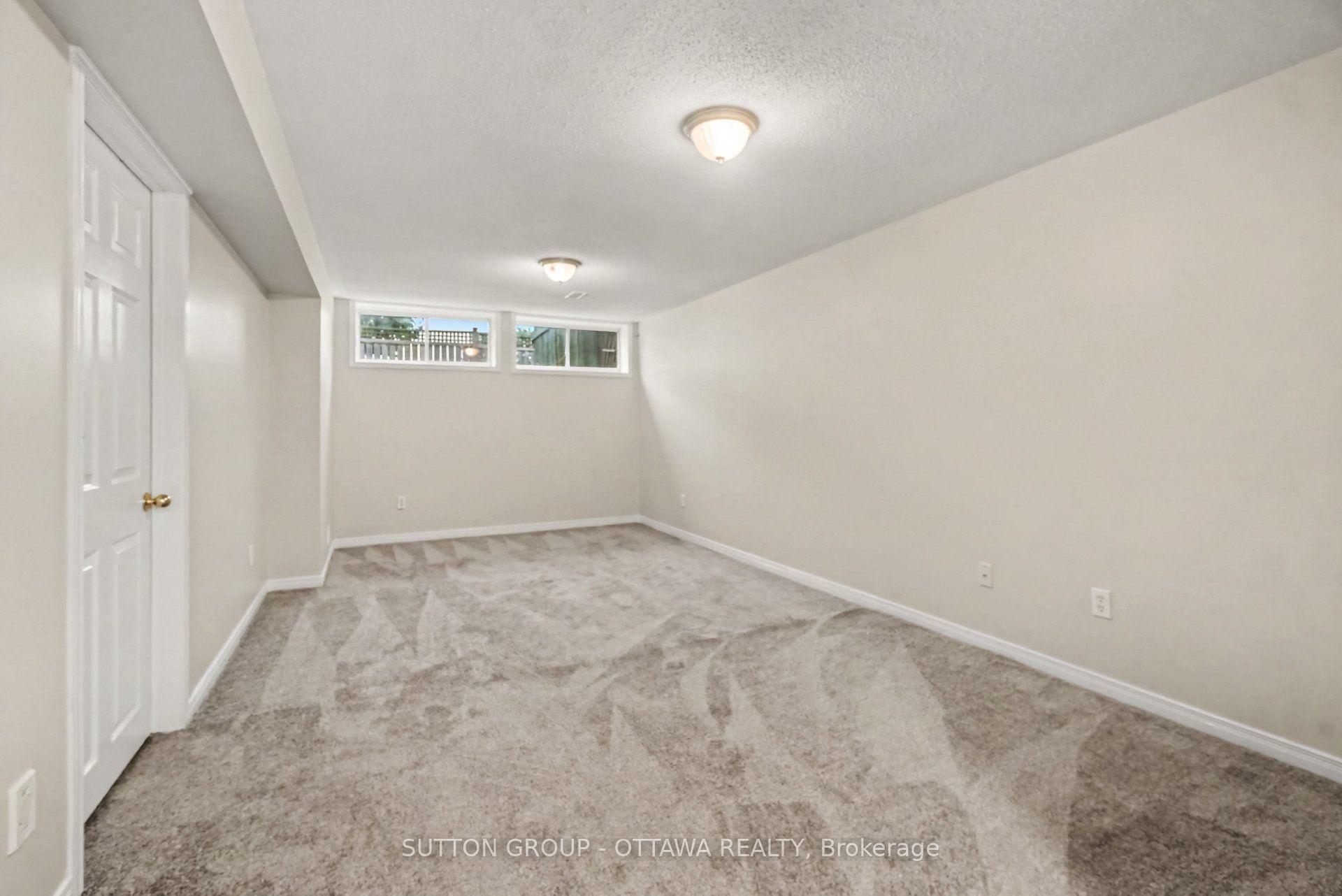 Photo 18 of 159 Colliston Crescent, Ottawa, Ridgemont — HOMEH