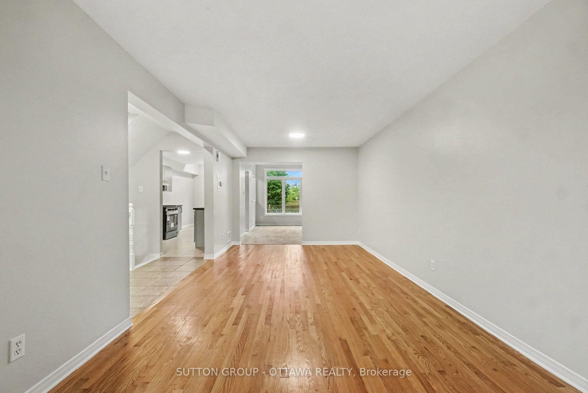 Photo 22 of 159 Colliston Crescent, Ottawa, Ridgemont — HOMEH
