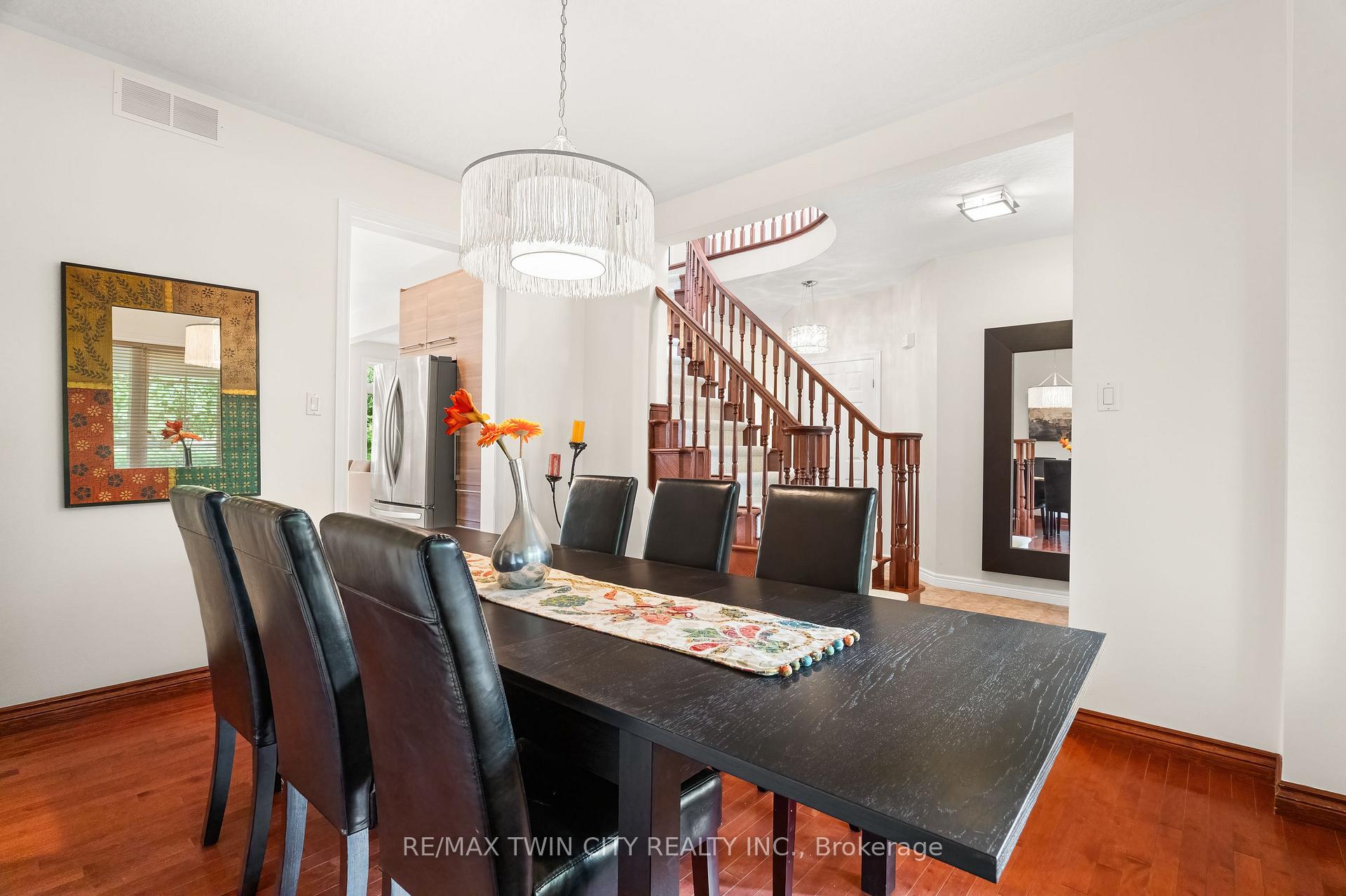 Photo 10 of 534 Birchleaf Walk, Waterloo, Westvale — HOMEH