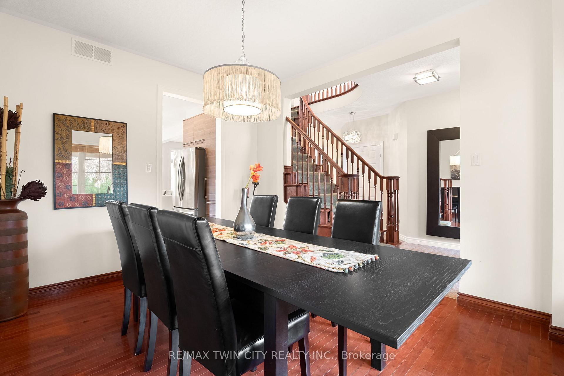 Photo 11 of 534 Birchleaf Walk, Waterloo, Westvale — HOMEH