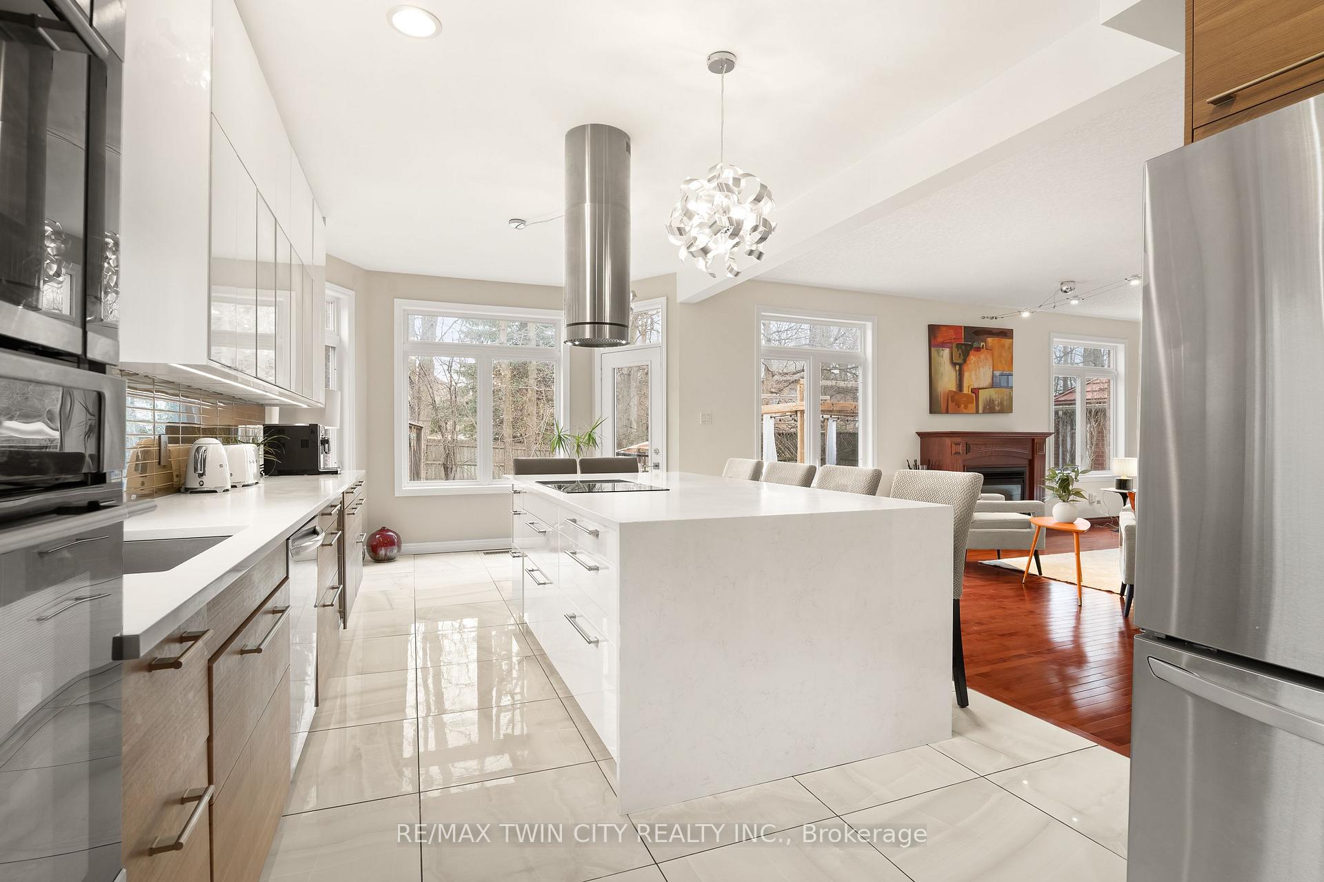 Photo 12 of 534 Birchleaf Walk, Waterloo, Westvale — HOMEH