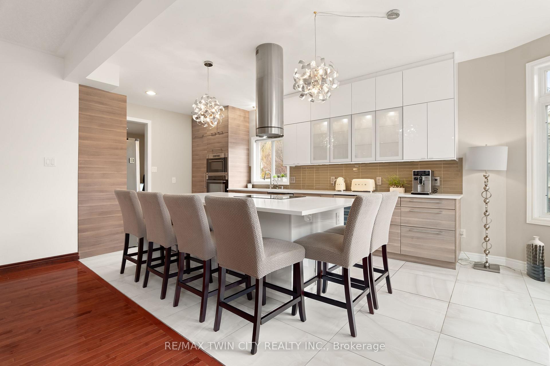 Photo 16 of 534 Birchleaf Walk, Waterloo, Westvale — HOMEH