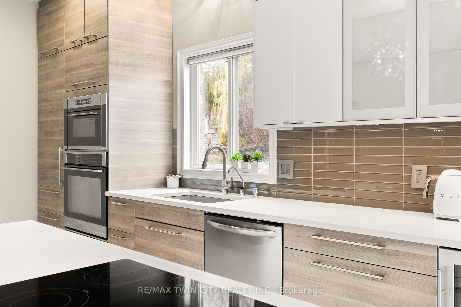 Photo 15 of 534 Birchleaf Walk, Waterloo, Westvale — HOMEH