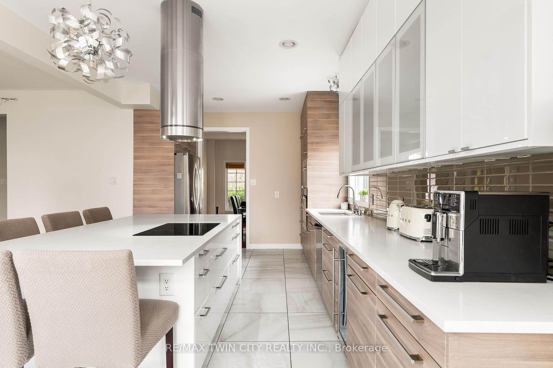 Photo 17 of 534 Birchleaf Walk, Waterloo, Westvale — HOMEH