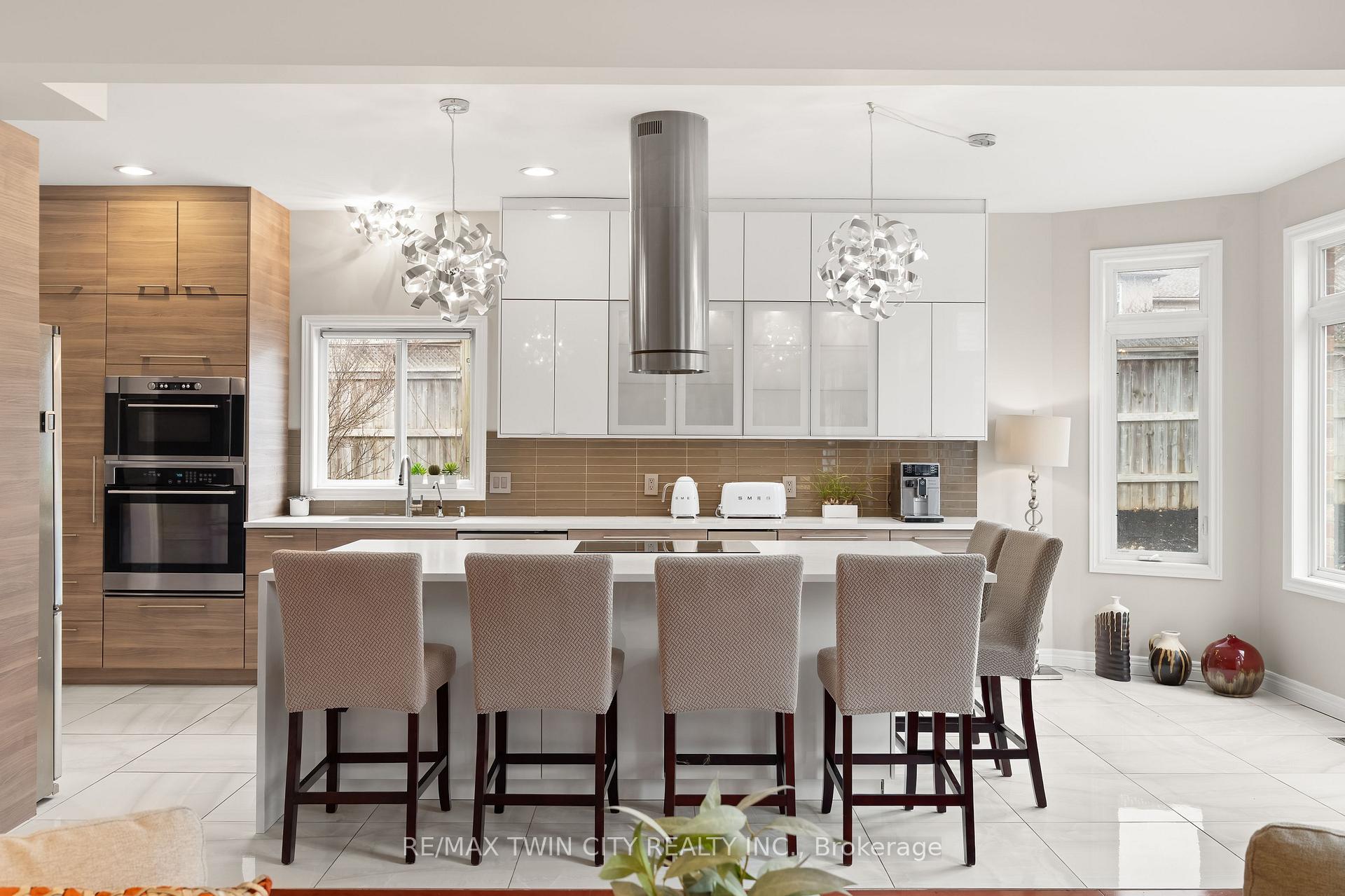 Photo 18 of 534 Birchleaf Walk, Waterloo, Westvale — HOMEH