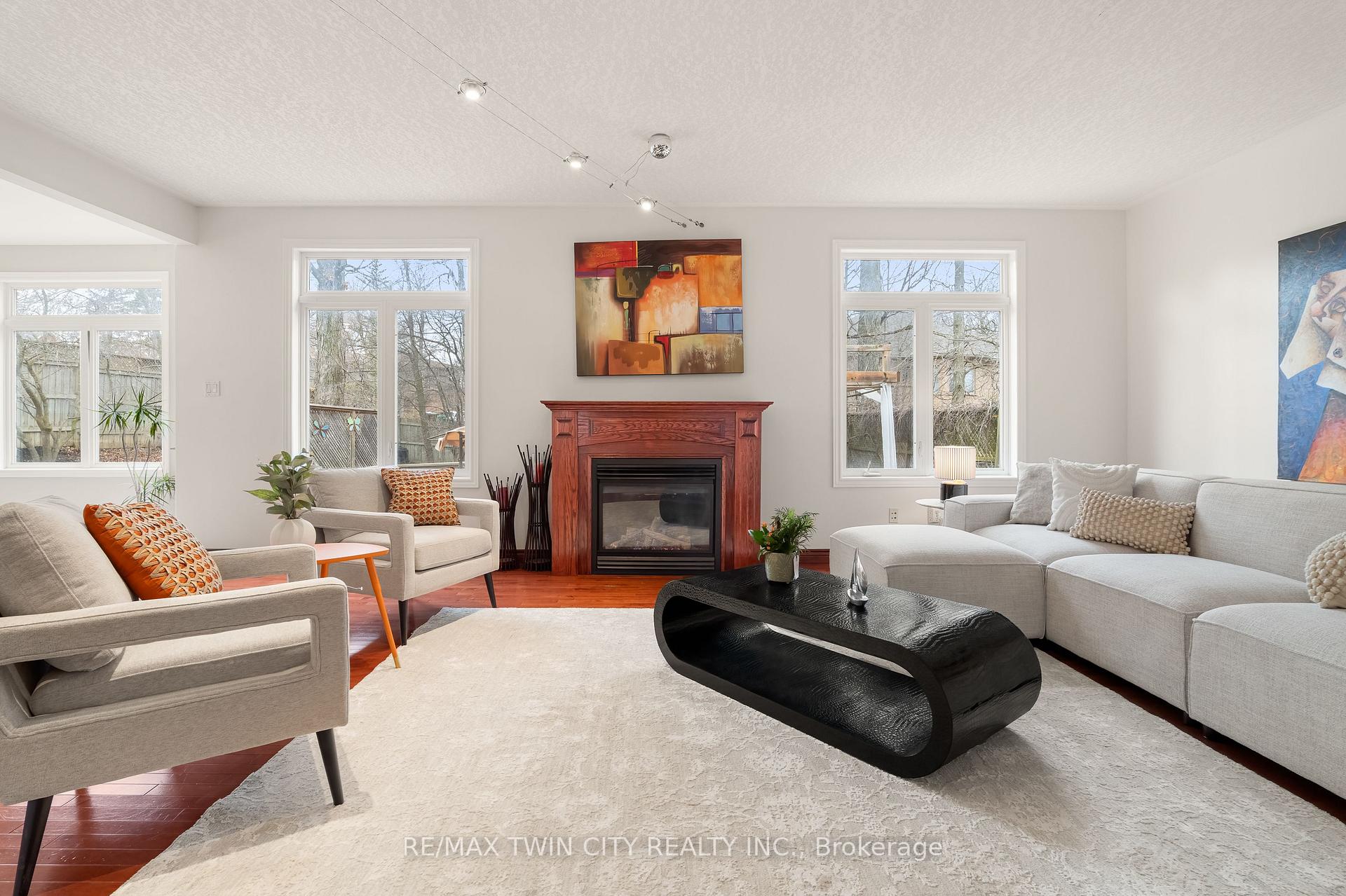 Photo 21 of 534 Birchleaf Walk, Waterloo, Westvale — HOMEH