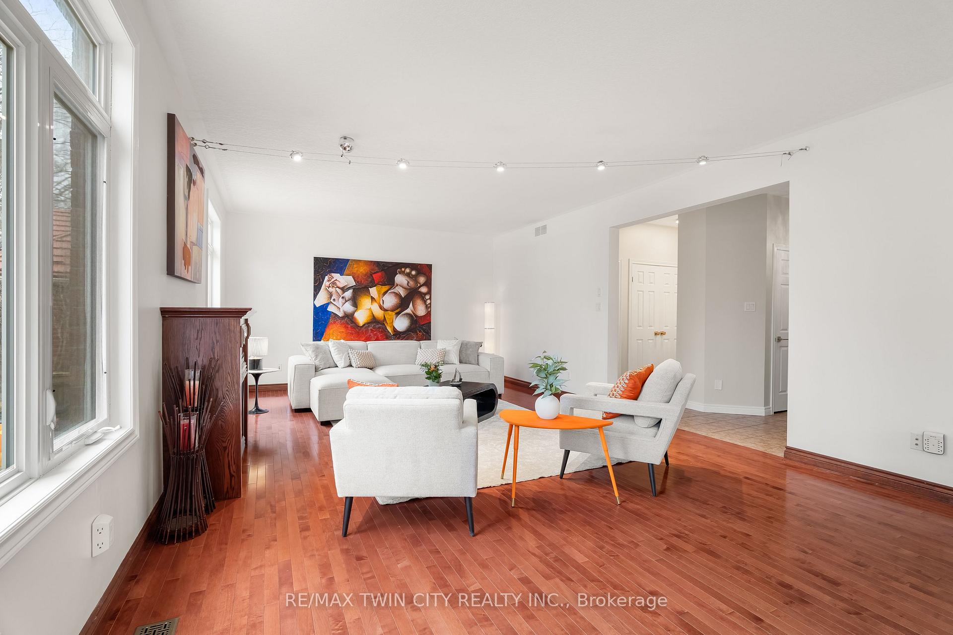 Photo 22 of 534 Birchleaf Walk, Waterloo, Westvale — HOMEH