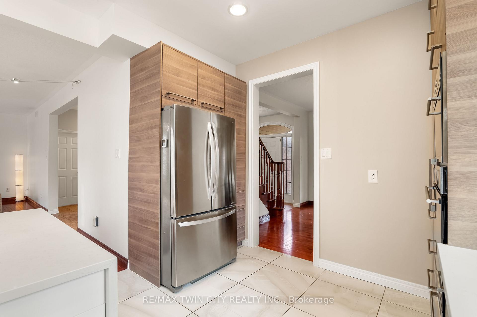 Photo 23 of 534 Birchleaf Walk, Waterloo, Westvale — HOMEH