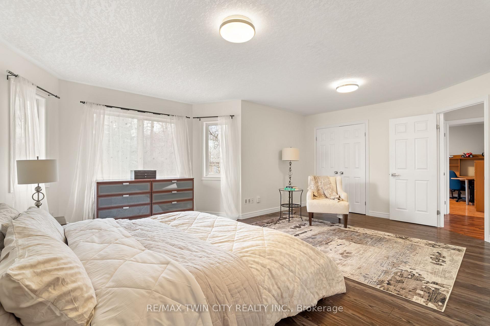 Photo 28 of 534 Birchleaf Walk, Waterloo, Westvale — HOMEH