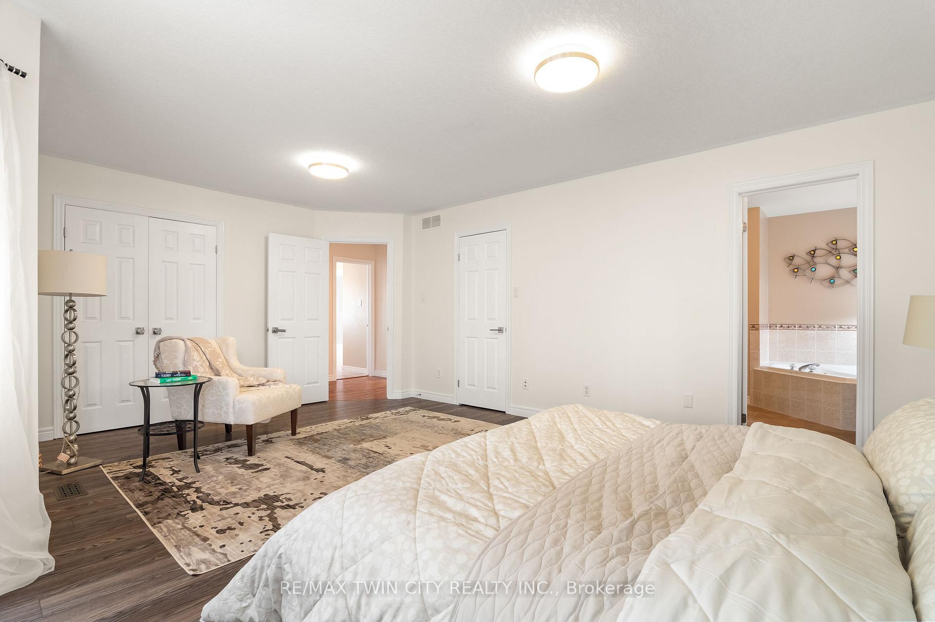 Photo 29 of 534 Birchleaf Walk, Waterloo, Westvale — HOMEH