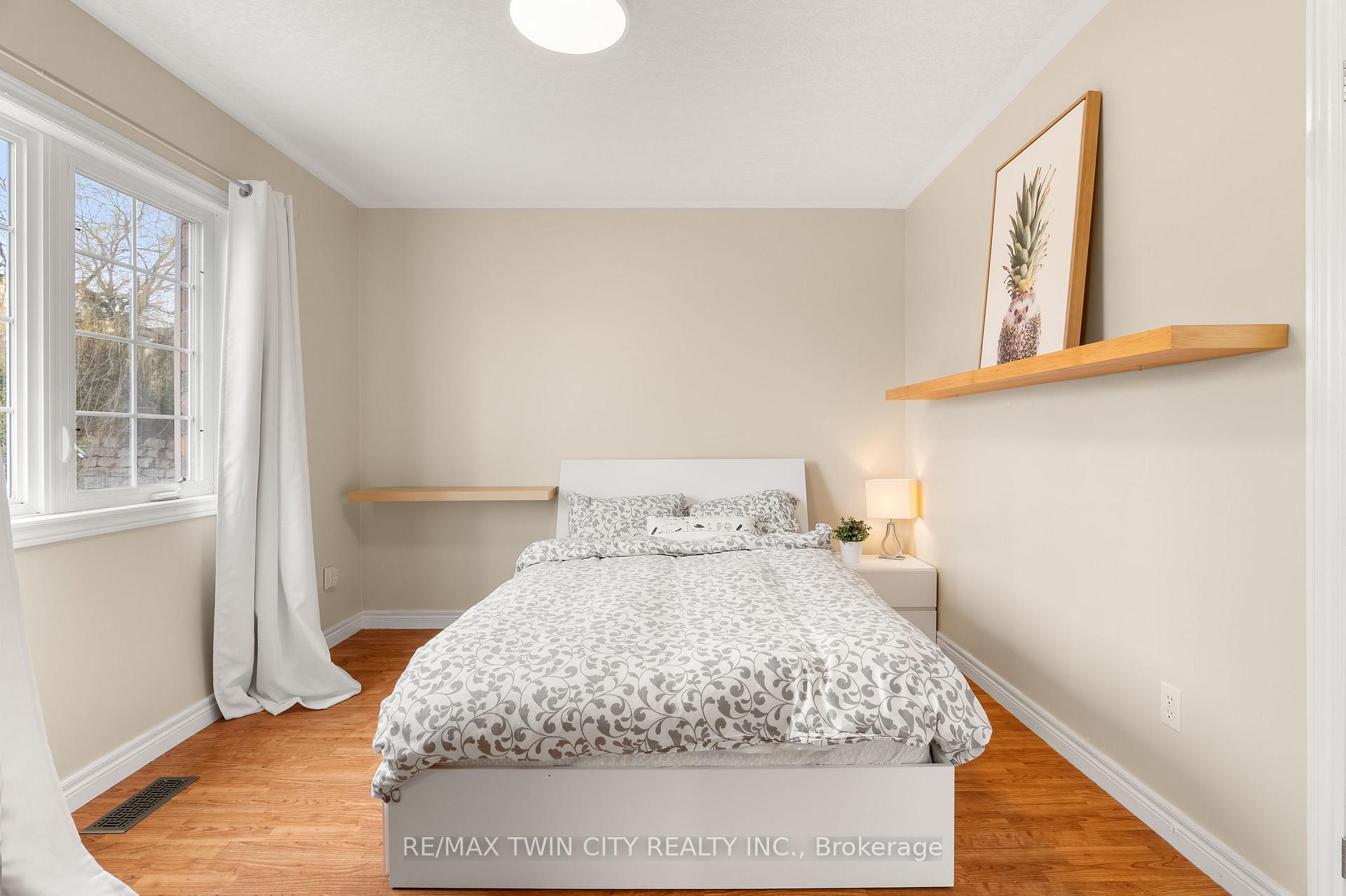 Photo 37 of 534 Birchleaf Walk, Waterloo, Westvale — HOMEH