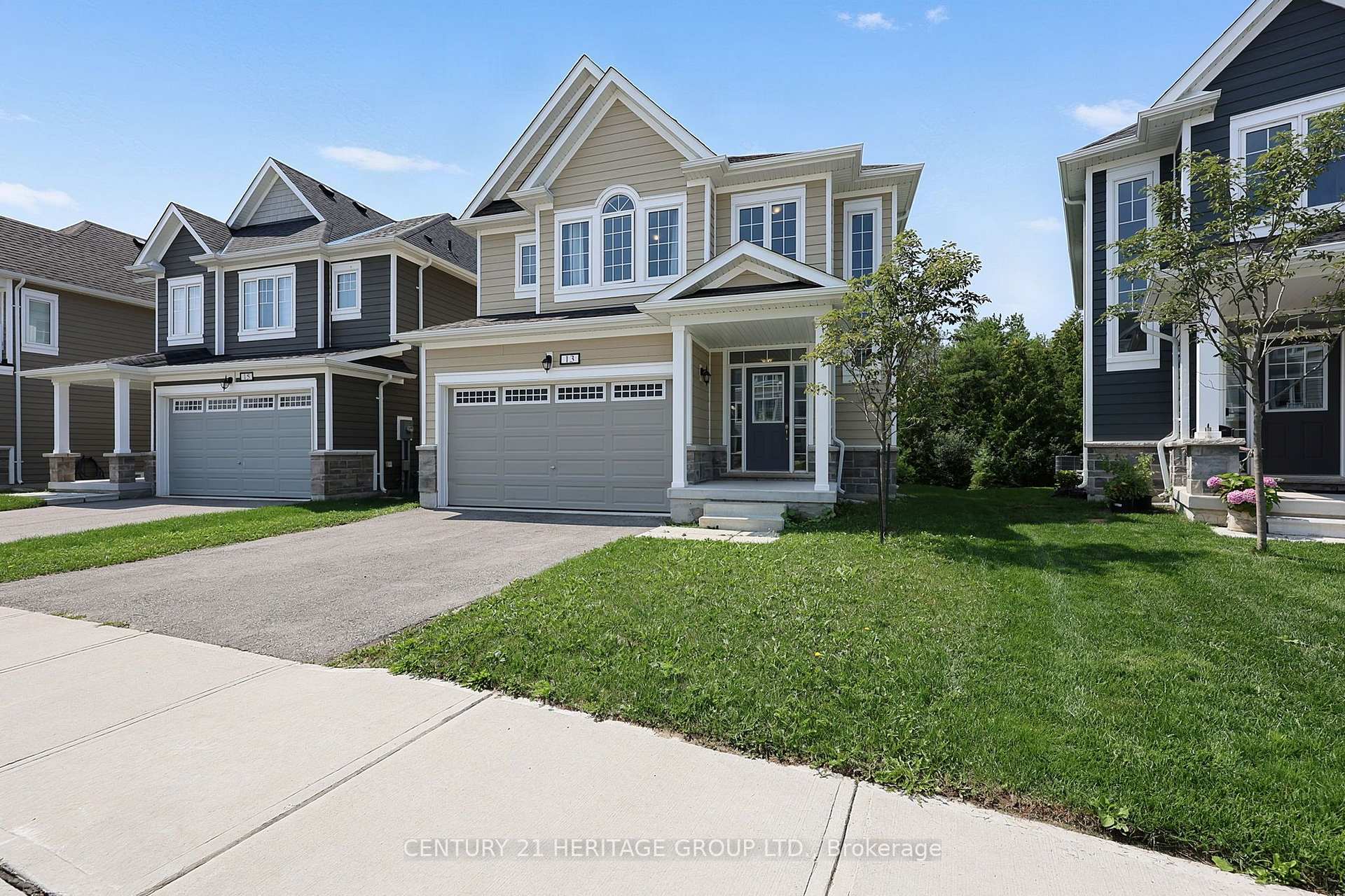 Photo 3 of 13 Abby Drive, Wasaga Beach — HOMEH