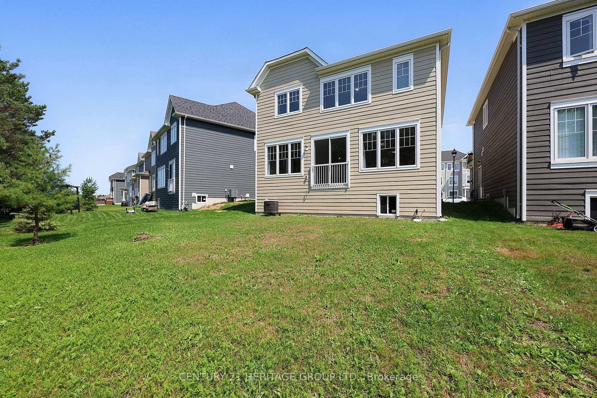 Photo 37 of 13 Abby Drive, Wasaga Beach — HOMEH