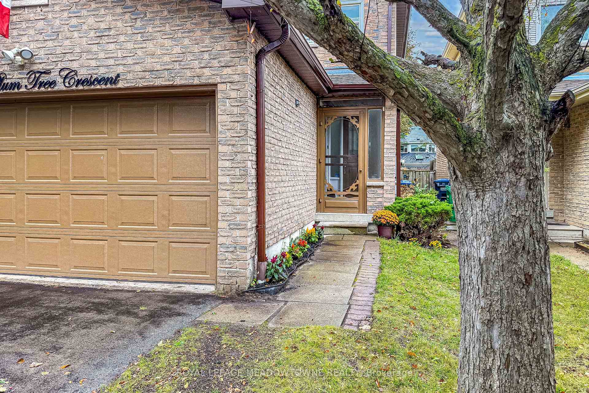 Photo 3 of 3089 Plum Tree Crescent, Mississauga, Meadowvale — HOMEH