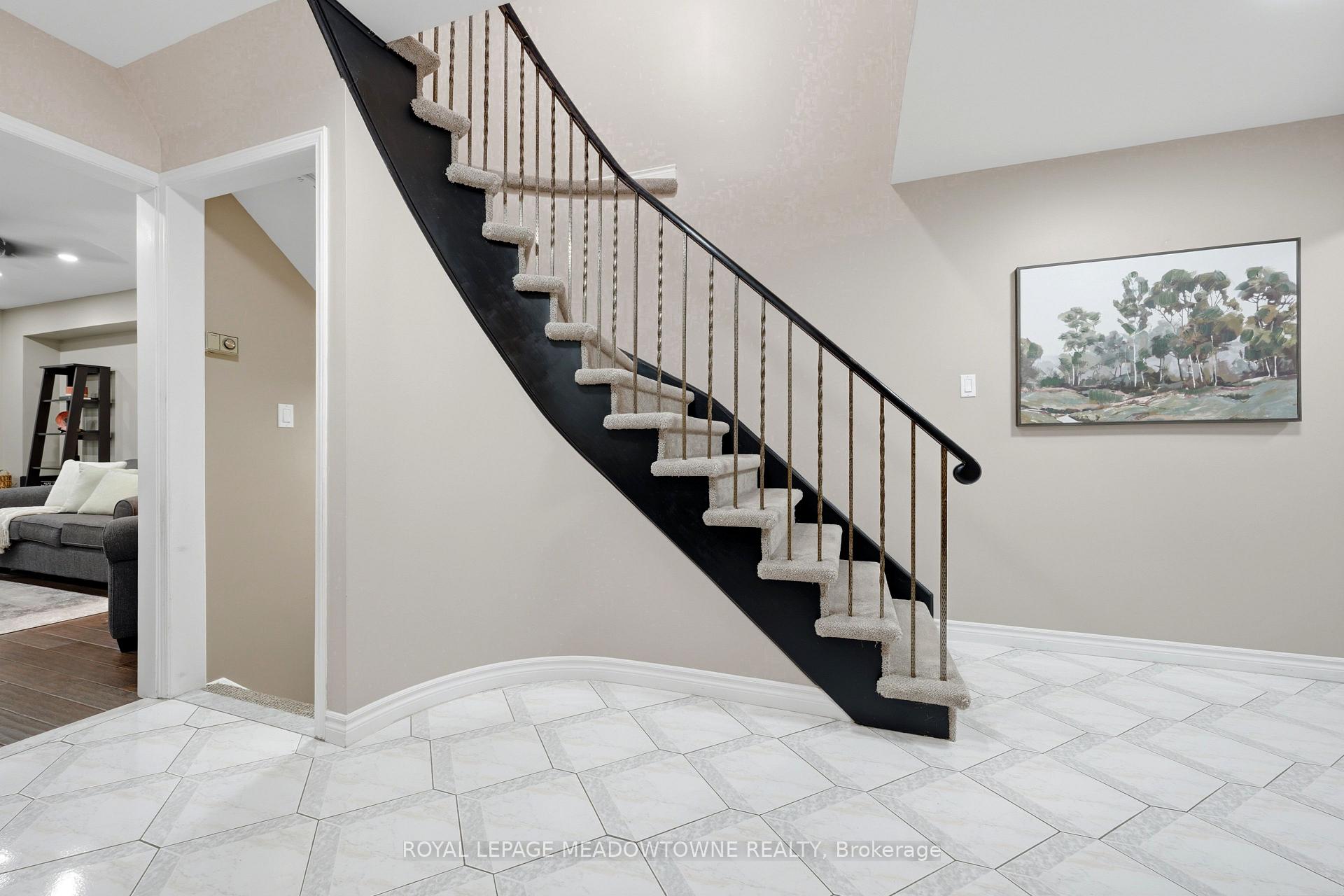 Photo 7 of 3089 Plum Tree Crescent, Mississauga, Meadowvale — HOMEH