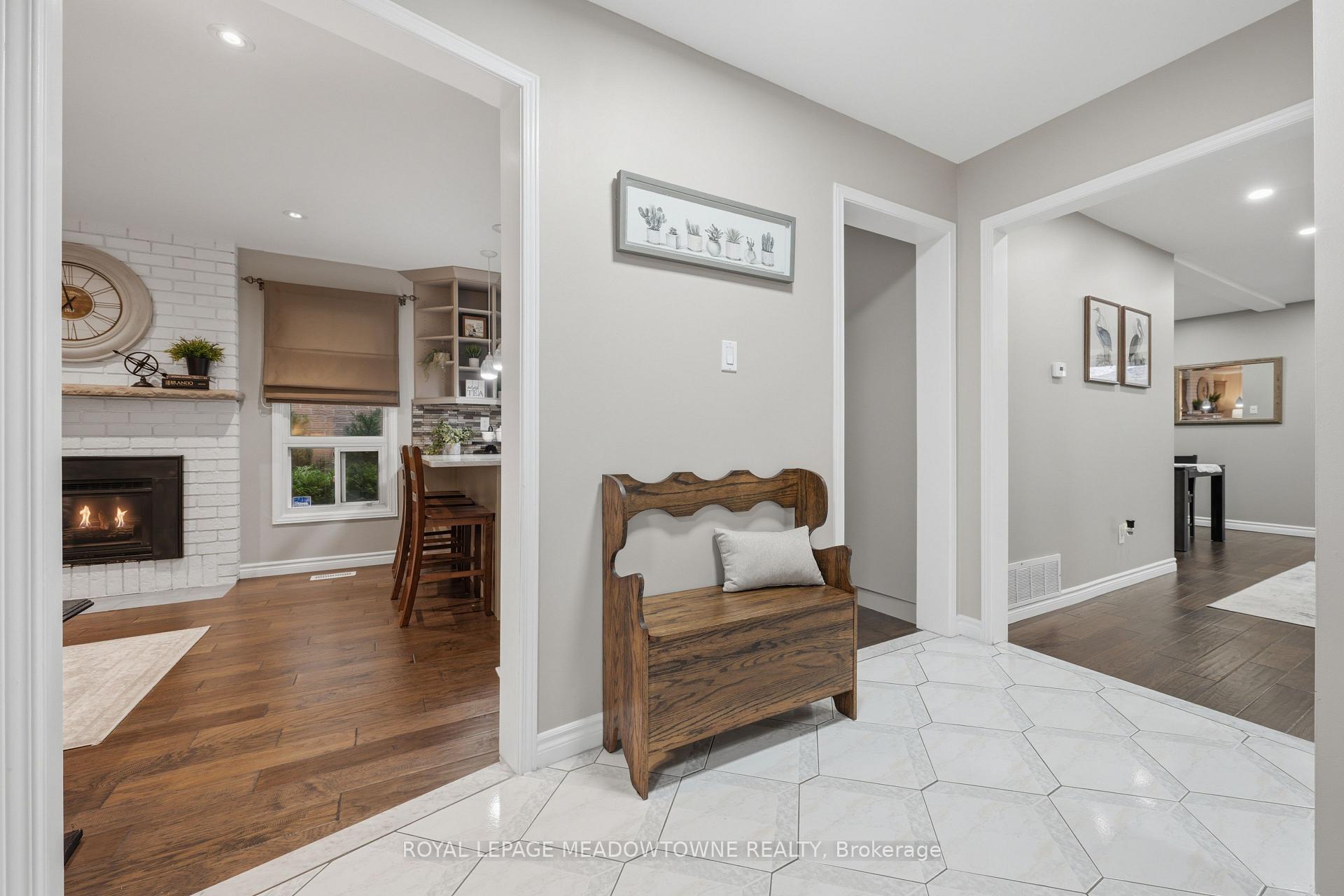 Photo 8 of 3089 Plum Tree Crescent, Mississauga, Meadowvale — HOMEH