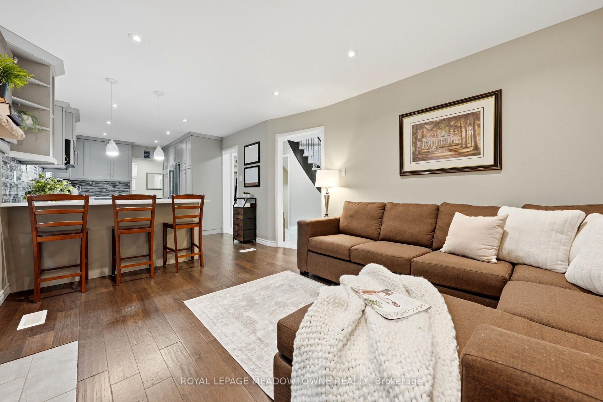 Photo 10 of 3089 Plum Tree Crescent, Mississauga, Meadowvale — HOMEH