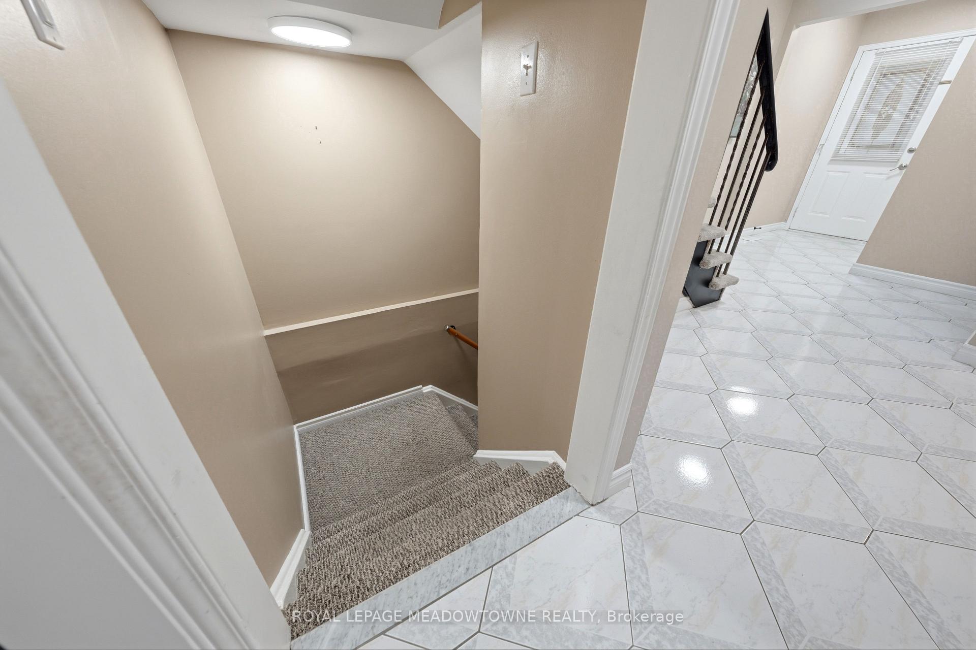 Photo 37 of 3089 Plum Tree Crescent, Mississauga, Meadowvale — HOMEH