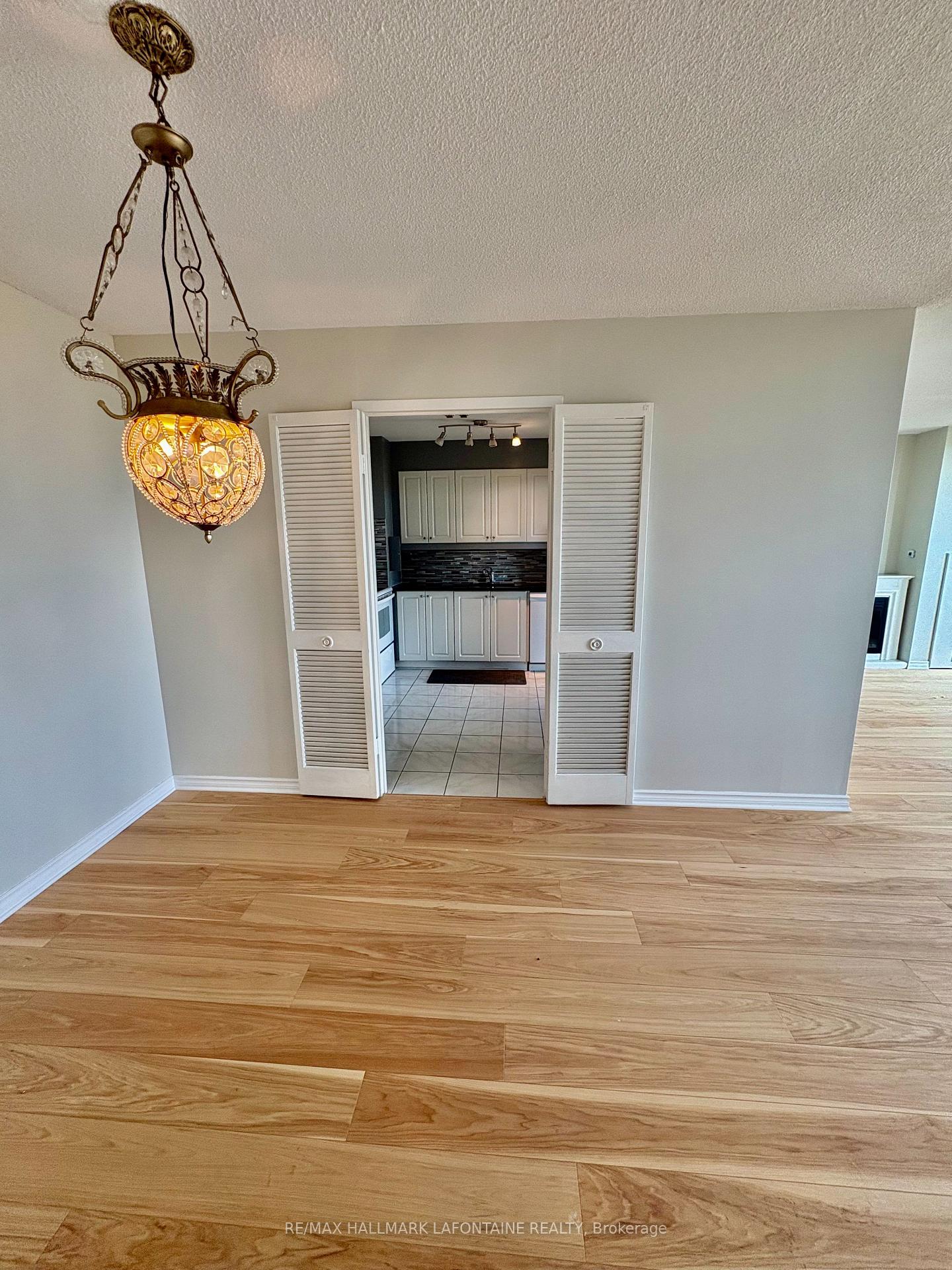 Photo 7 of Unit 812, 2951 Riverside Drive, Ottawa, Mooneys Bay/Riverside Park — HOMEH