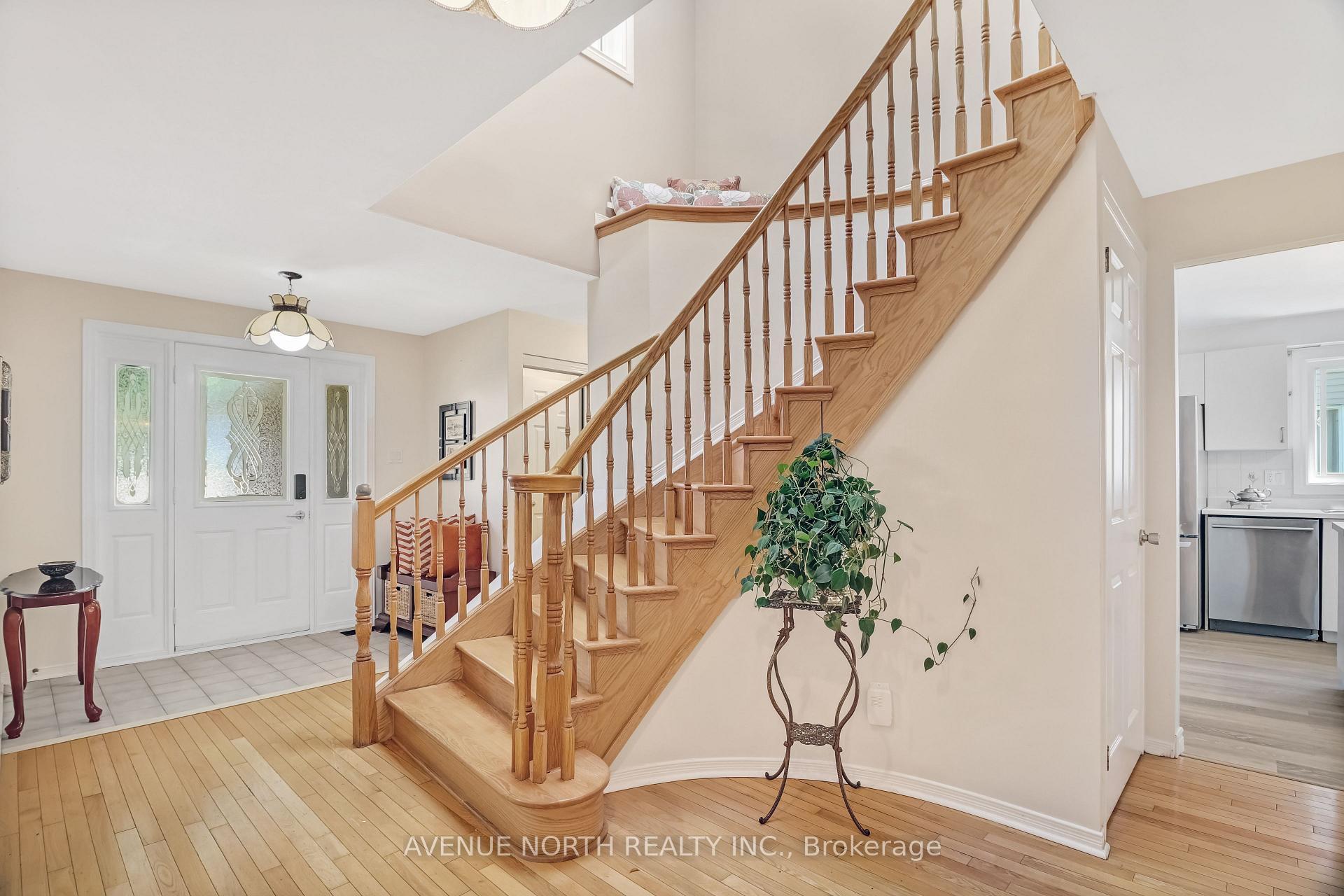 Photo 6 of 1674 Sansonnet Street S, Ottawa, Chapel Hill — HOMEH