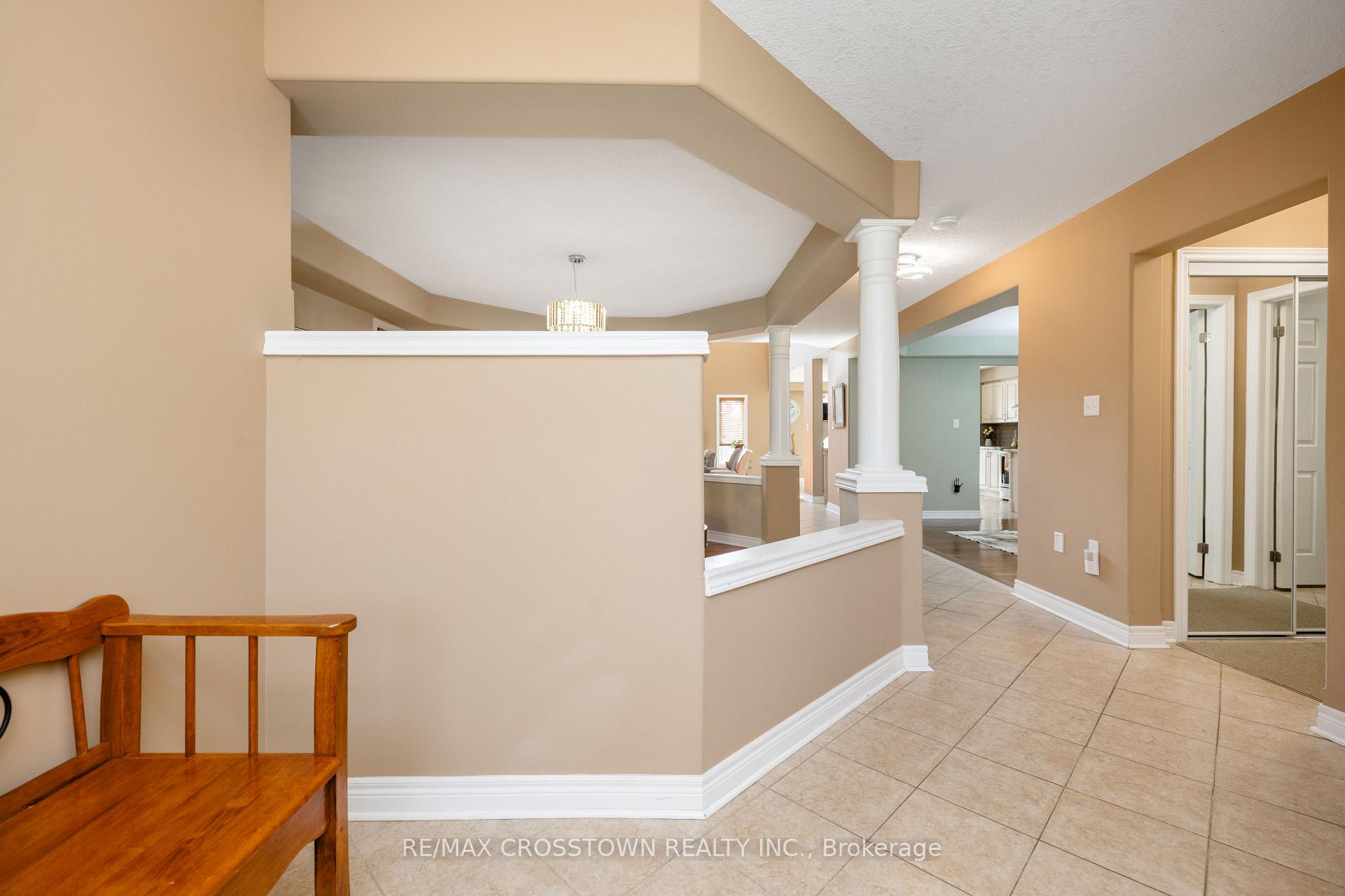 Photo 4 of 89 Sovereign's Gate, Barrie, Innis-Shore — HOMEH