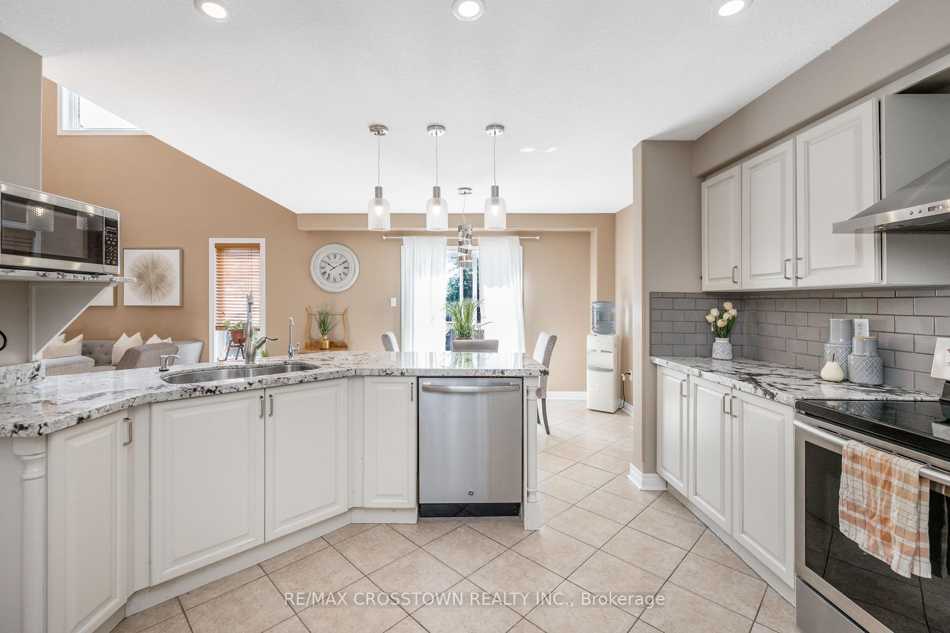 Photo 20 of 89 Sovereign's Gate, Barrie, Innis-Shore — HOMEH