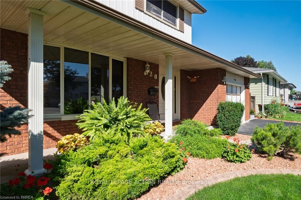 Photo 4 of 20 Wildflower Lane, Brantford, Fairview - Brantford — HOMEH
