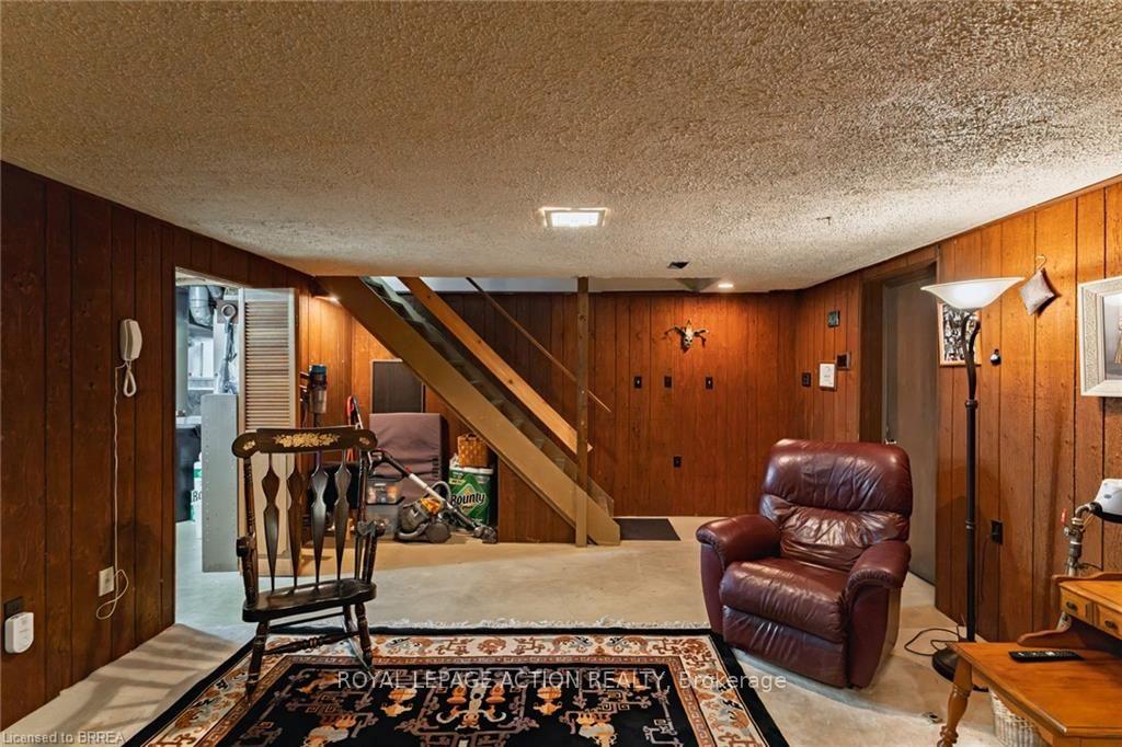 Photo 32 of 20 Wildflower Lane, Brantford, Fairview - Brantford — HOMEH